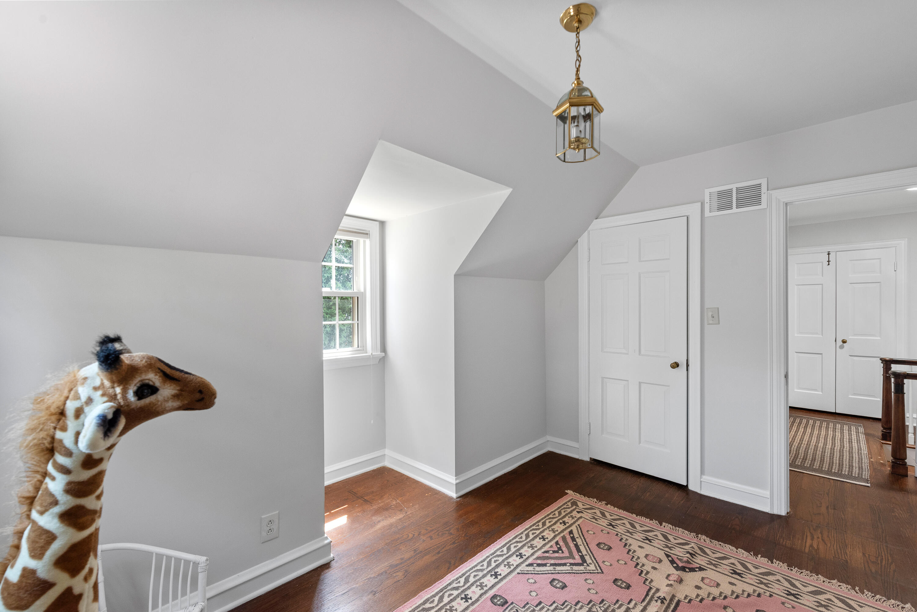 805 E Green Tree Rd