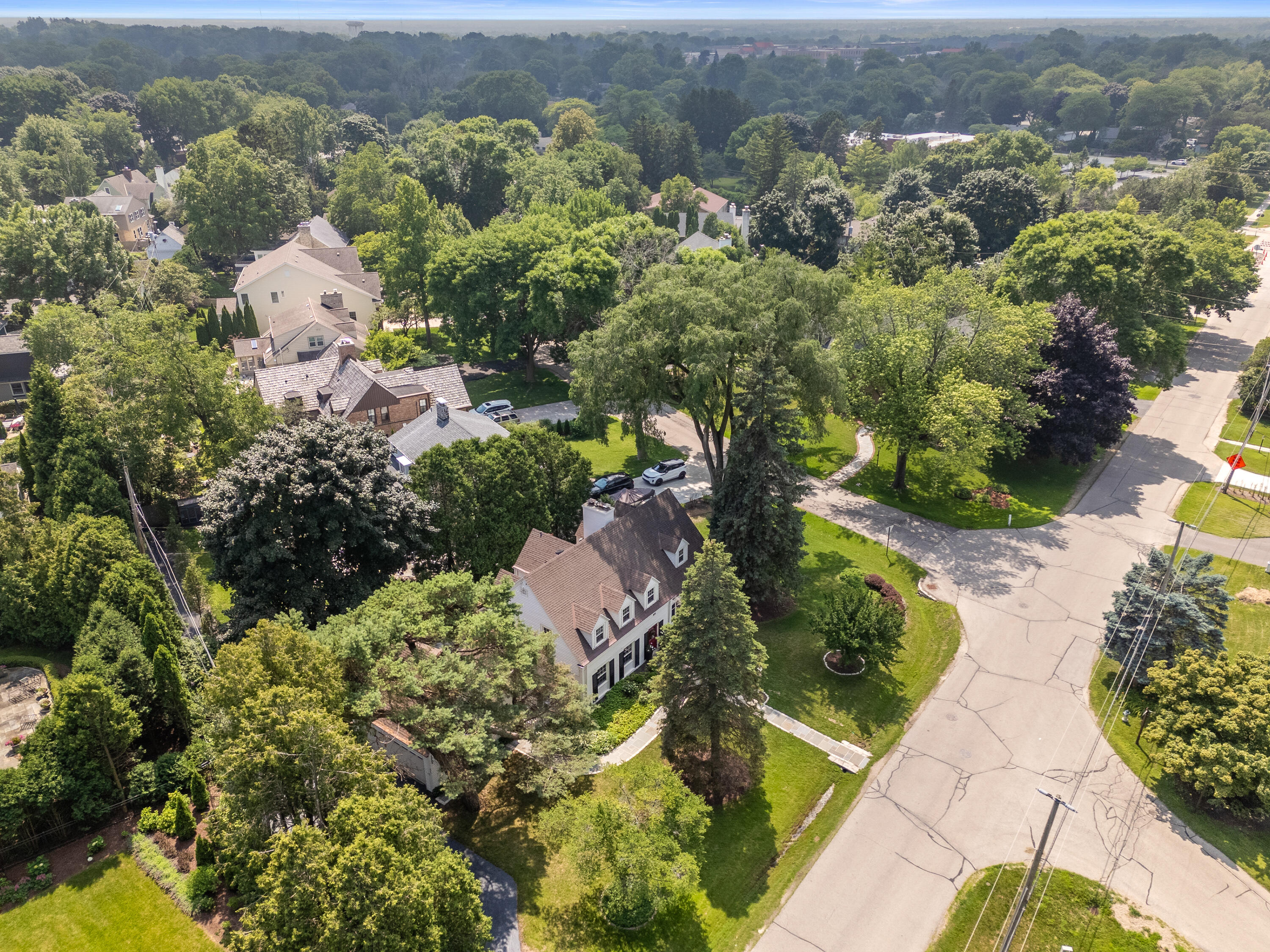 805 E Green Tree Rd