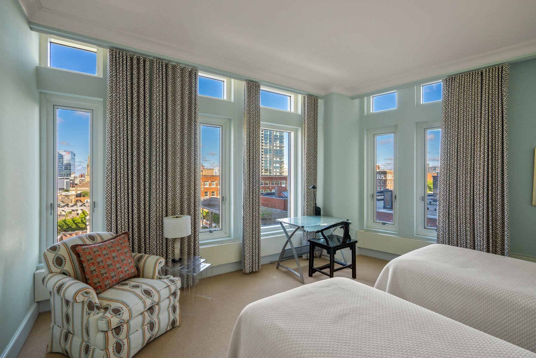 825 N Prospect Ave Unit: 702