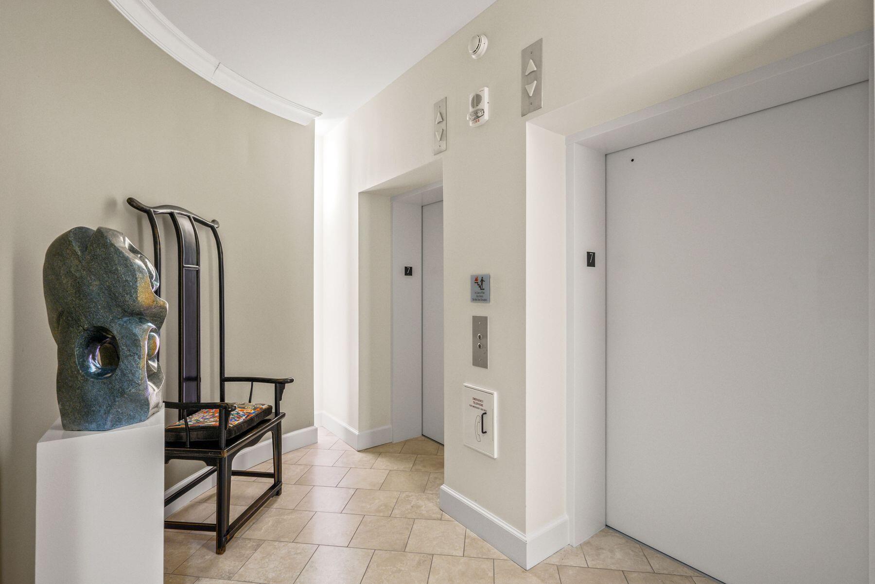 825 N Prospect Ave Unit: 702