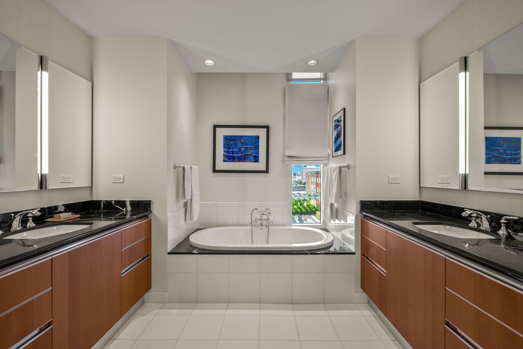 825 N Prospect Ave Unit: 702