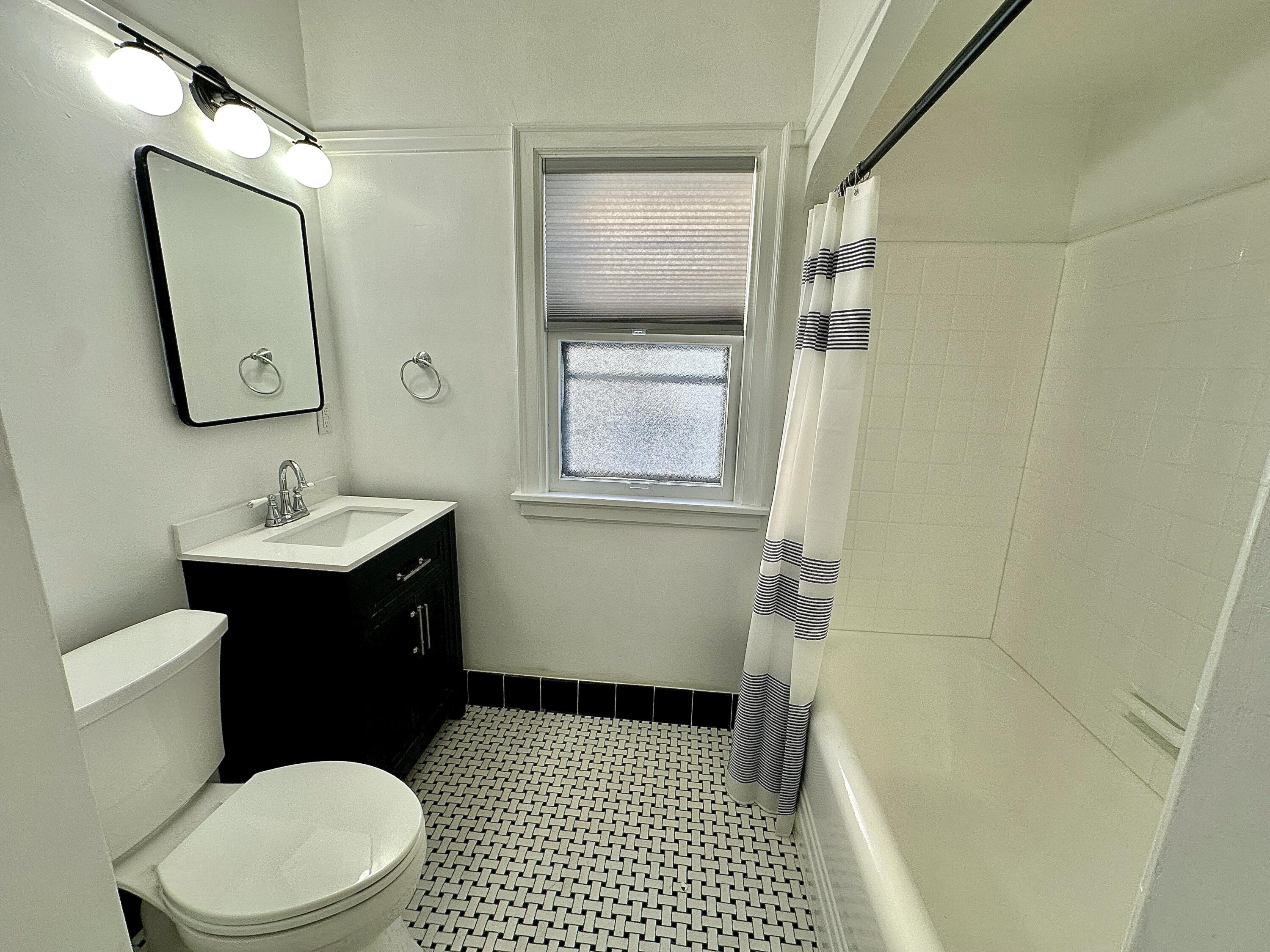 3125 N 48th St Unit: 3127