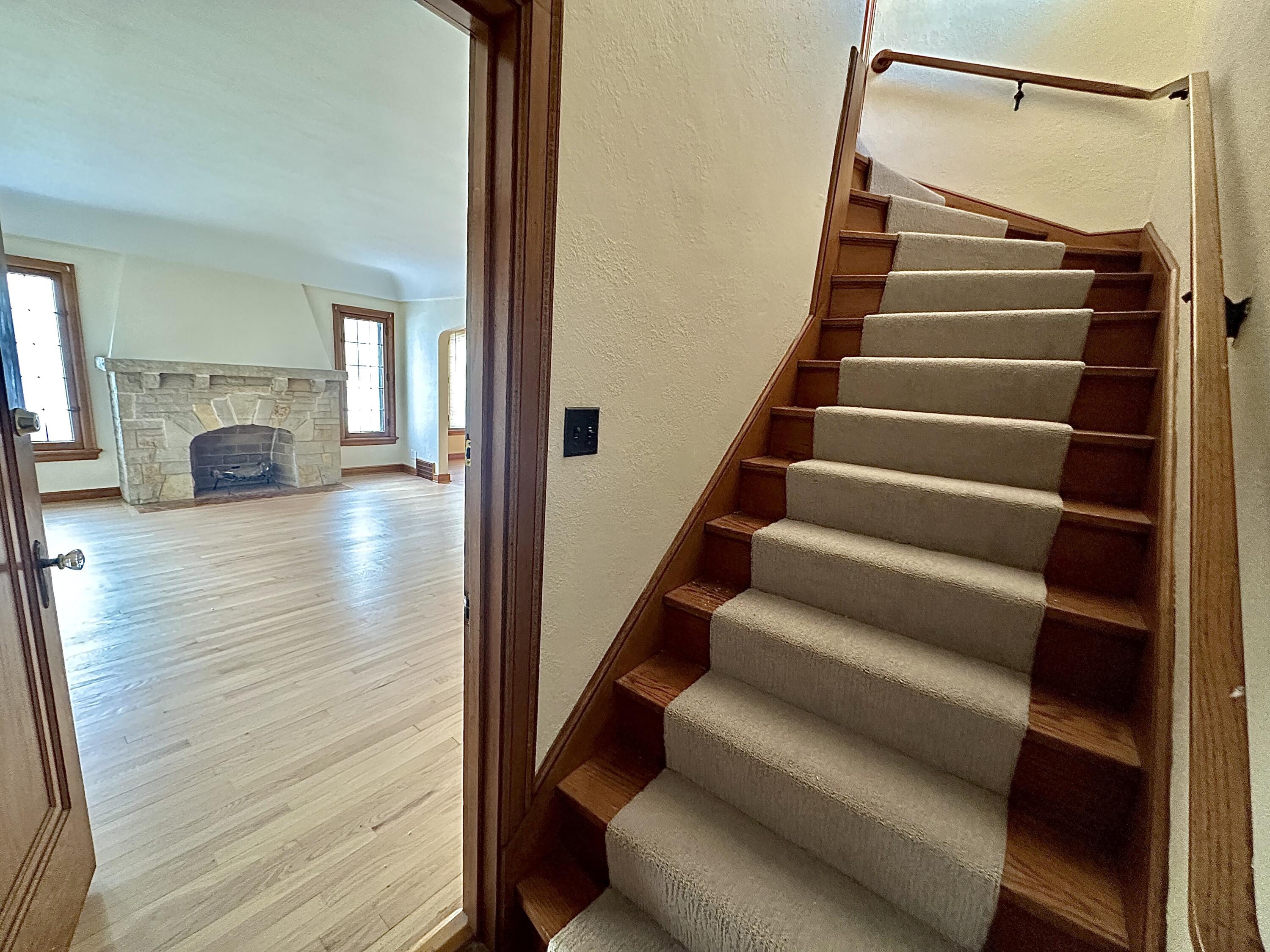 3125 N 48th St Unit: 3127