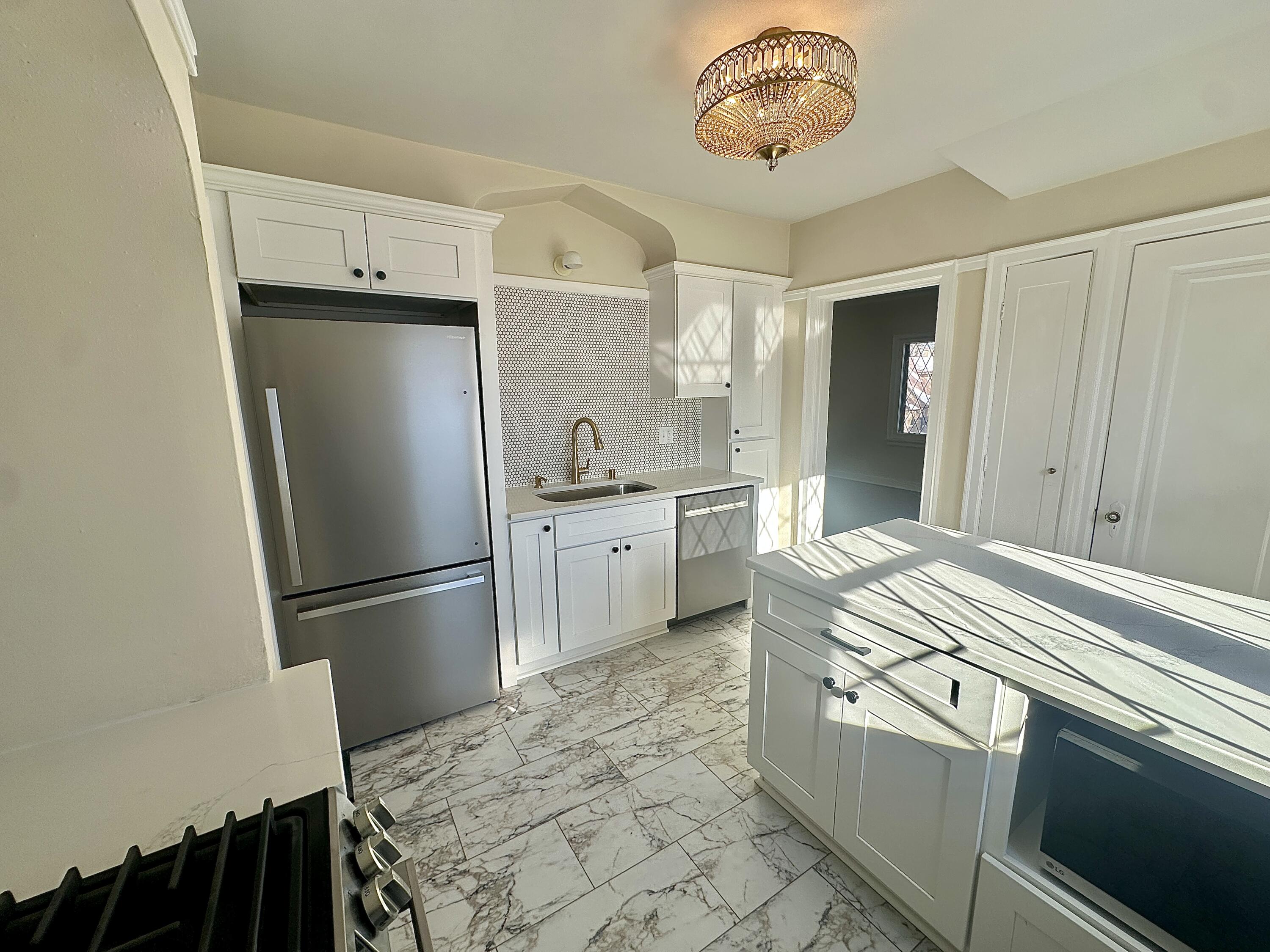 3125 N 48th St Unit: 3127