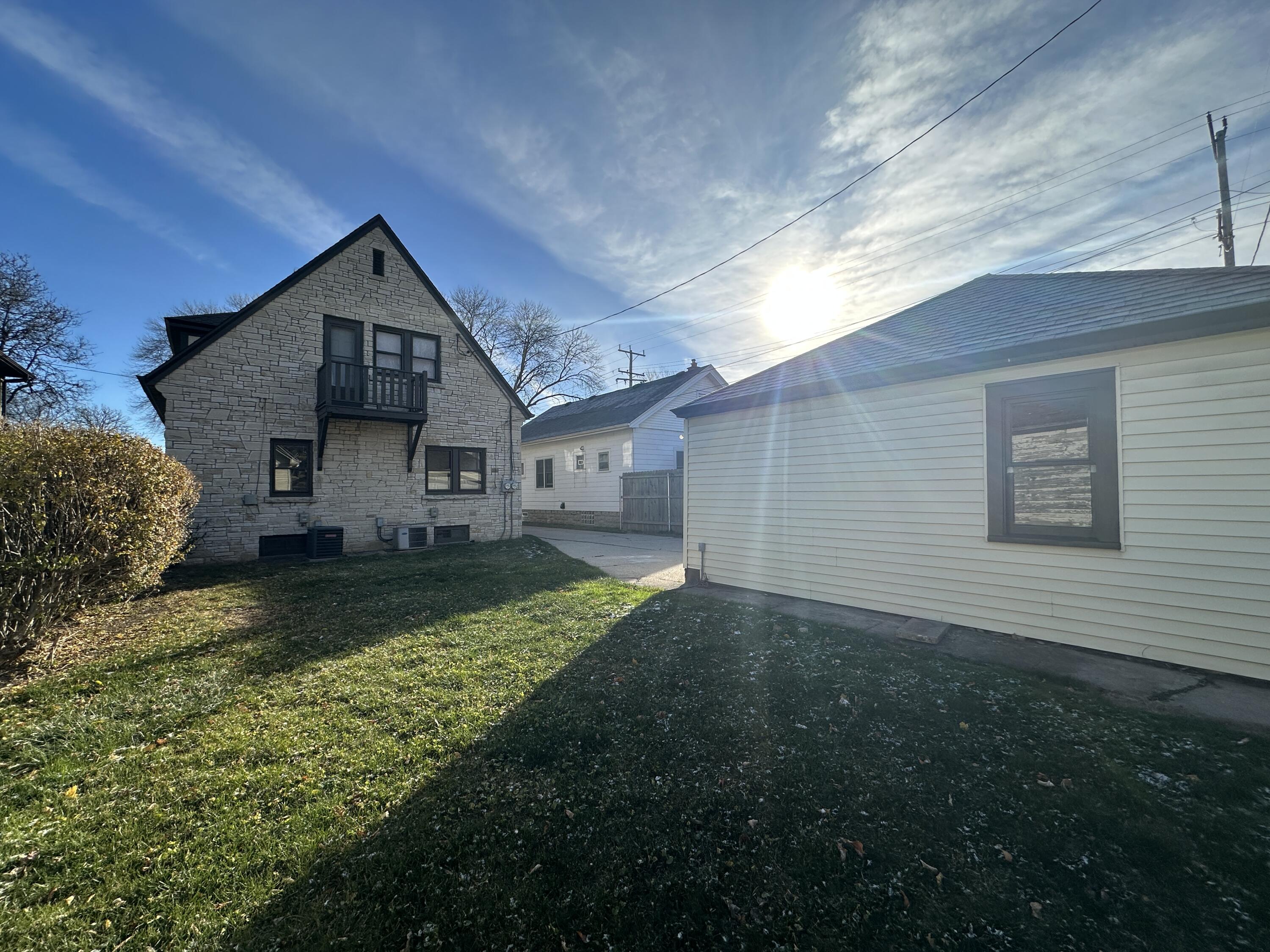 3125 N 48th St Unit: 3127