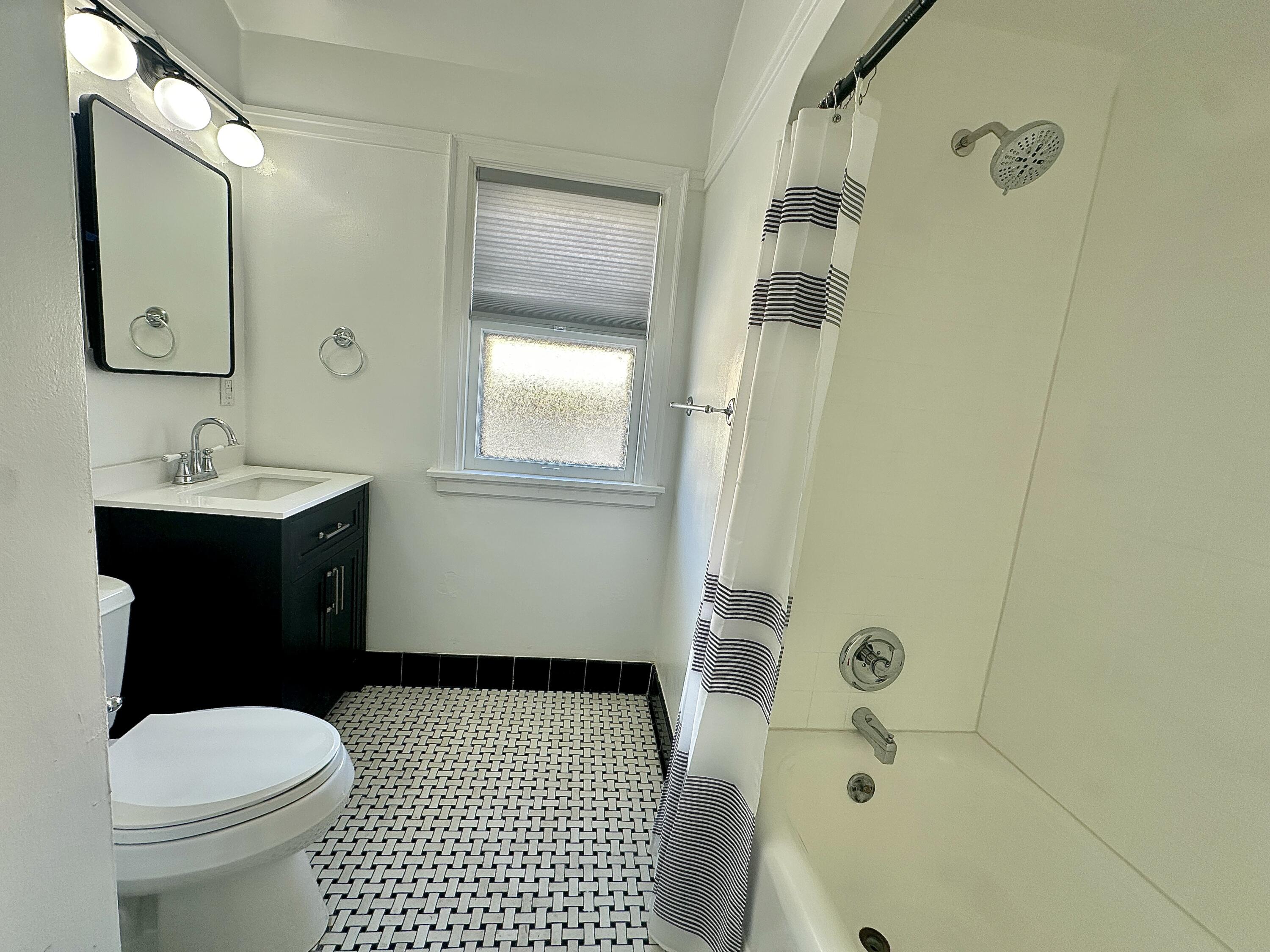 3125 N 48th St Unit: 3127