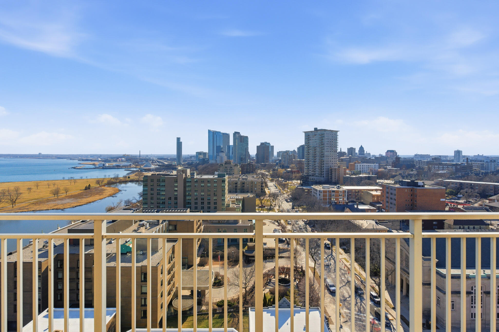 1522 N Prospect Ave Unit: 1401/1406