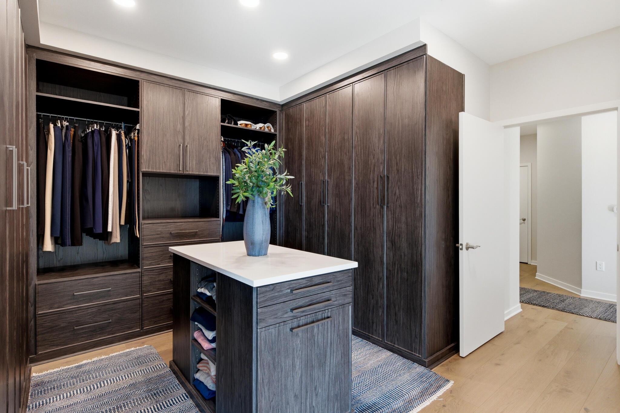 1522 N Prospect Ave Unit: 1401/1406