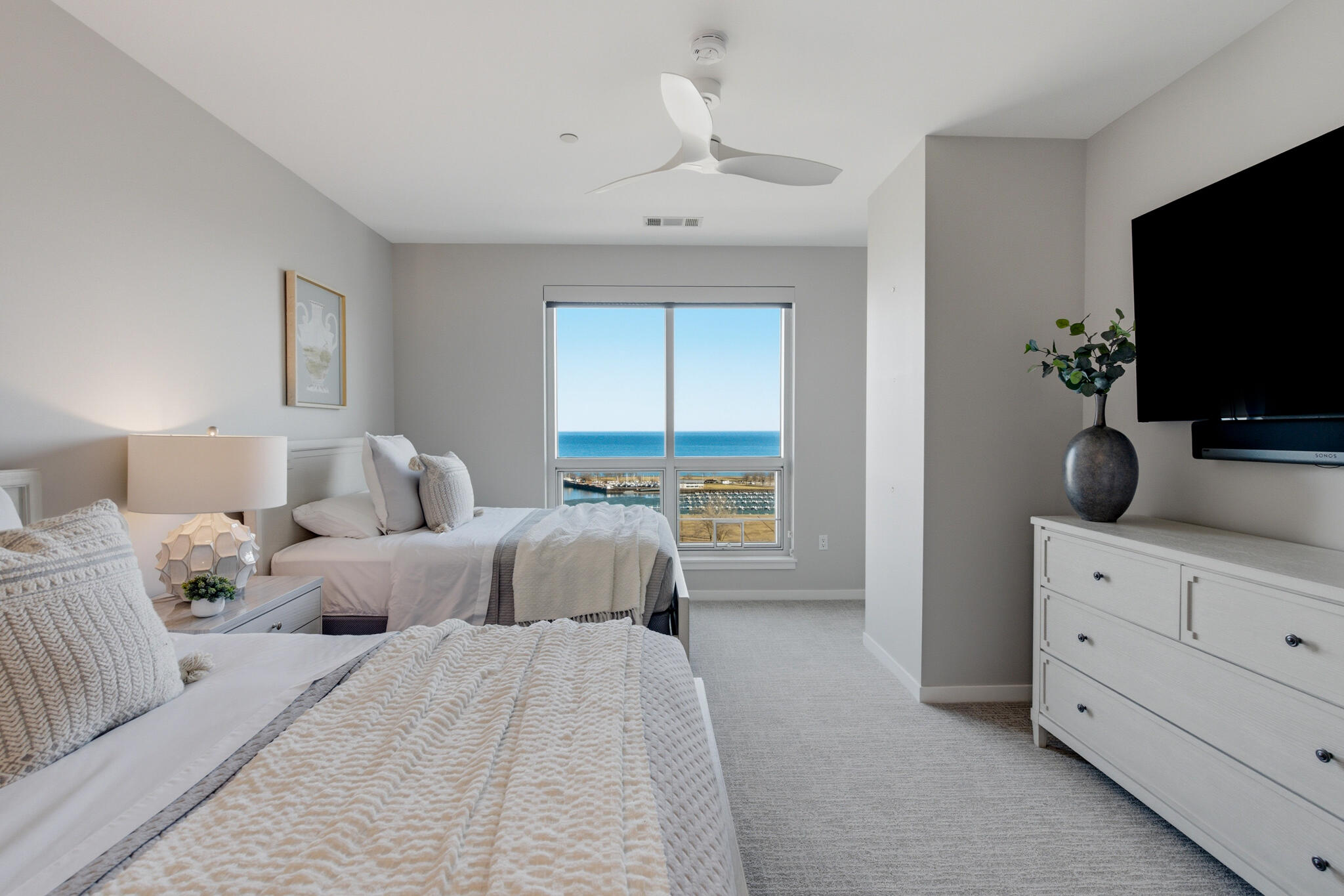 1522 N Prospect Ave Unit: 1401/1406