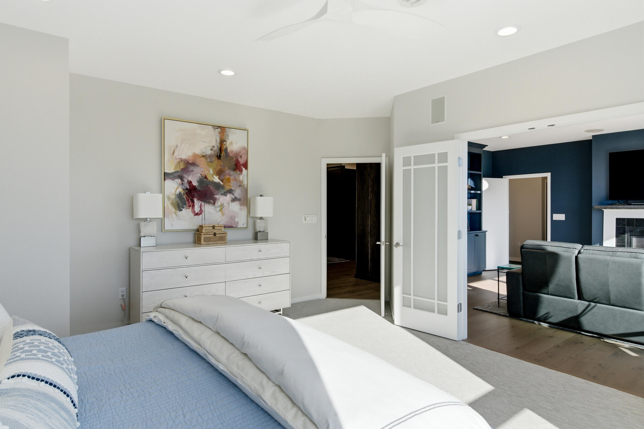 1522 N Prospect Ave Unit: 1401/1406