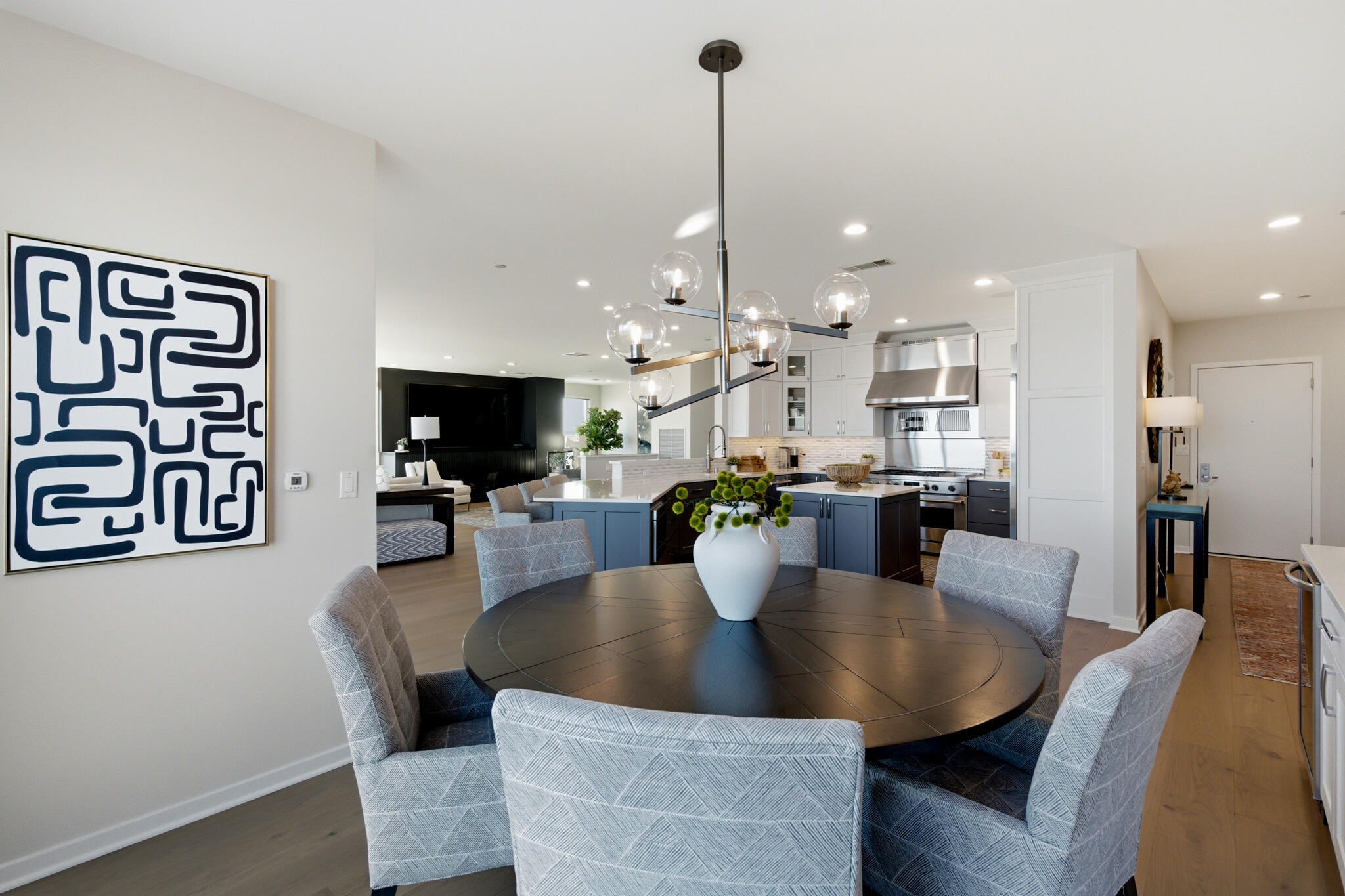 1522 N Prospect Ave Unit: 1401/1406