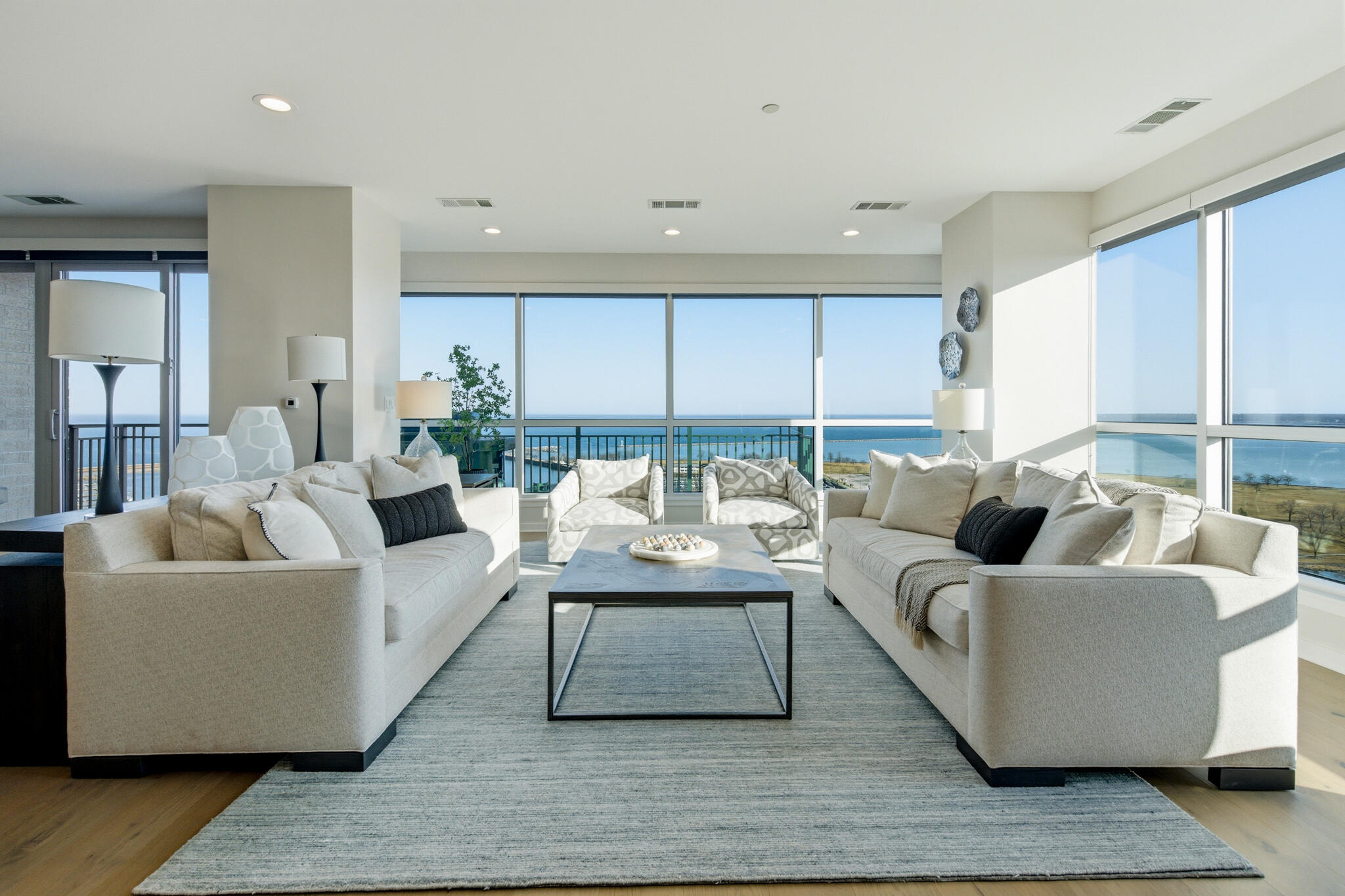 1522 N Prospect Ave Unit: 1401/1406