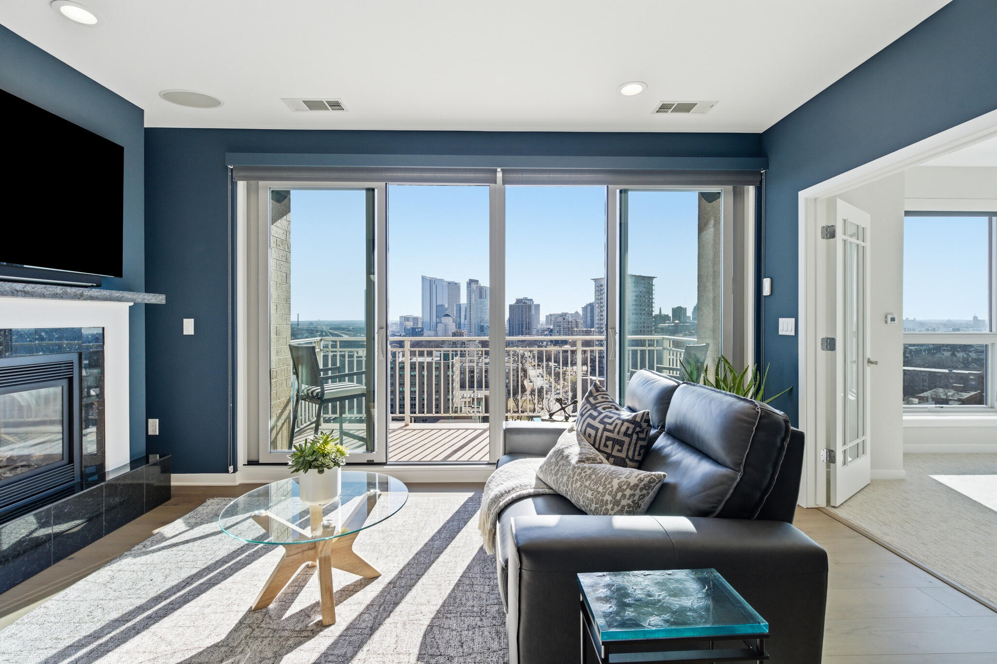 1522 N Prospect Ave Unit: 1401/1406