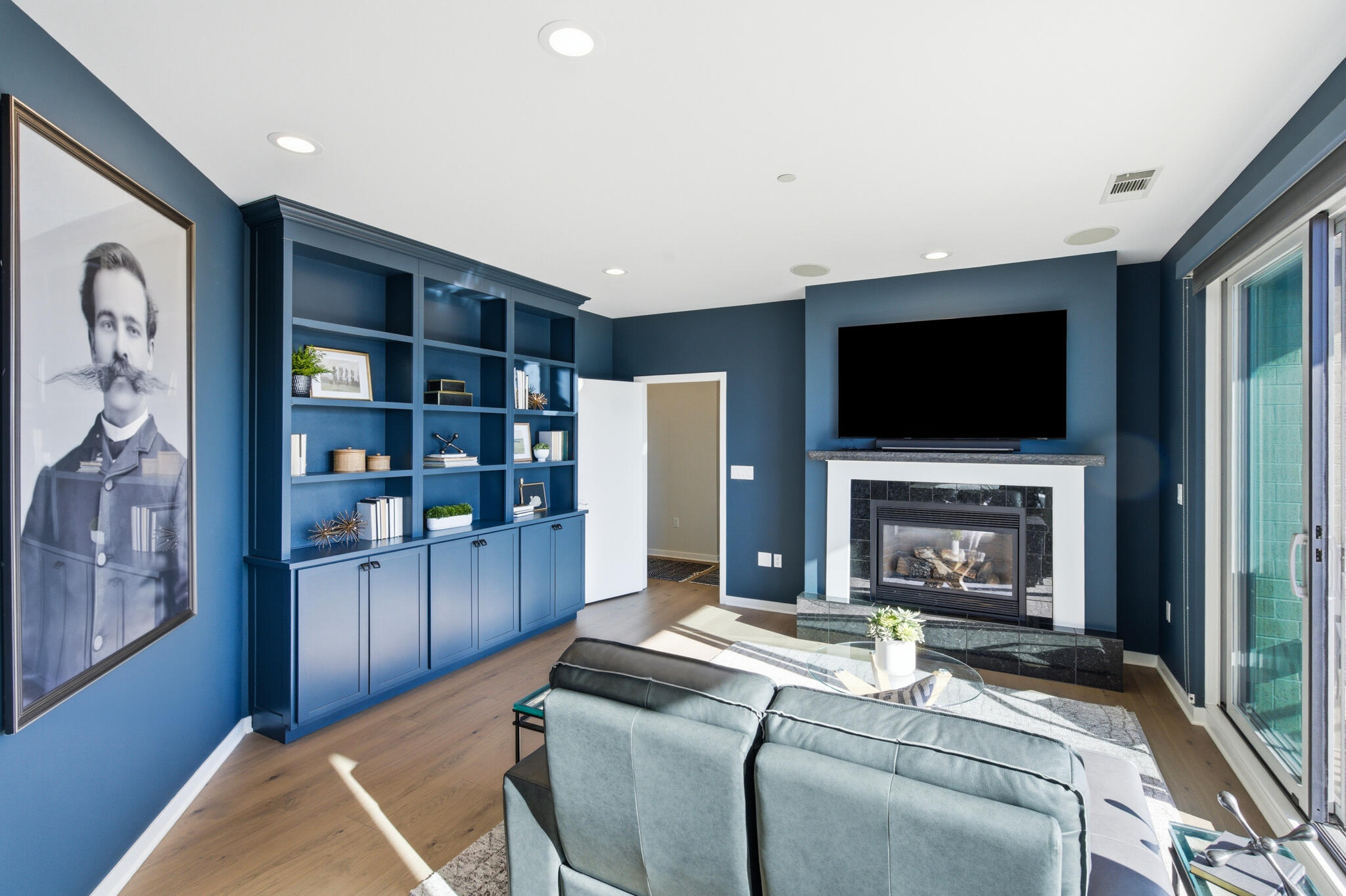 1522 N Prospect Ave Unit: 1401/1406