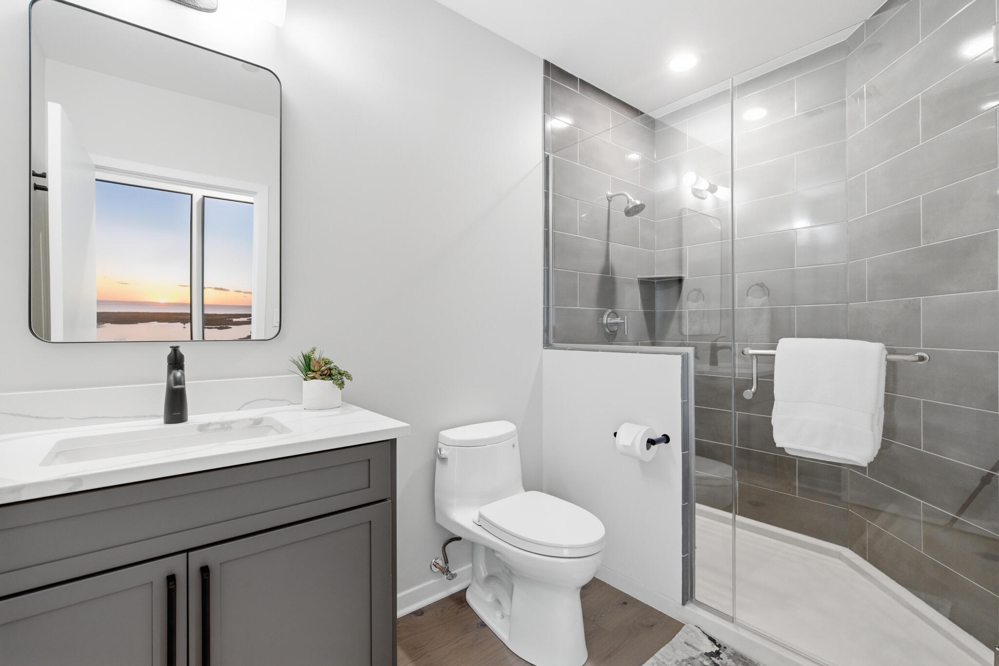 1522 N Prospect Ave Unit: 1401/1406