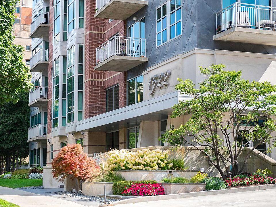 1522 N Prospect Ave Unit: 1401/1406