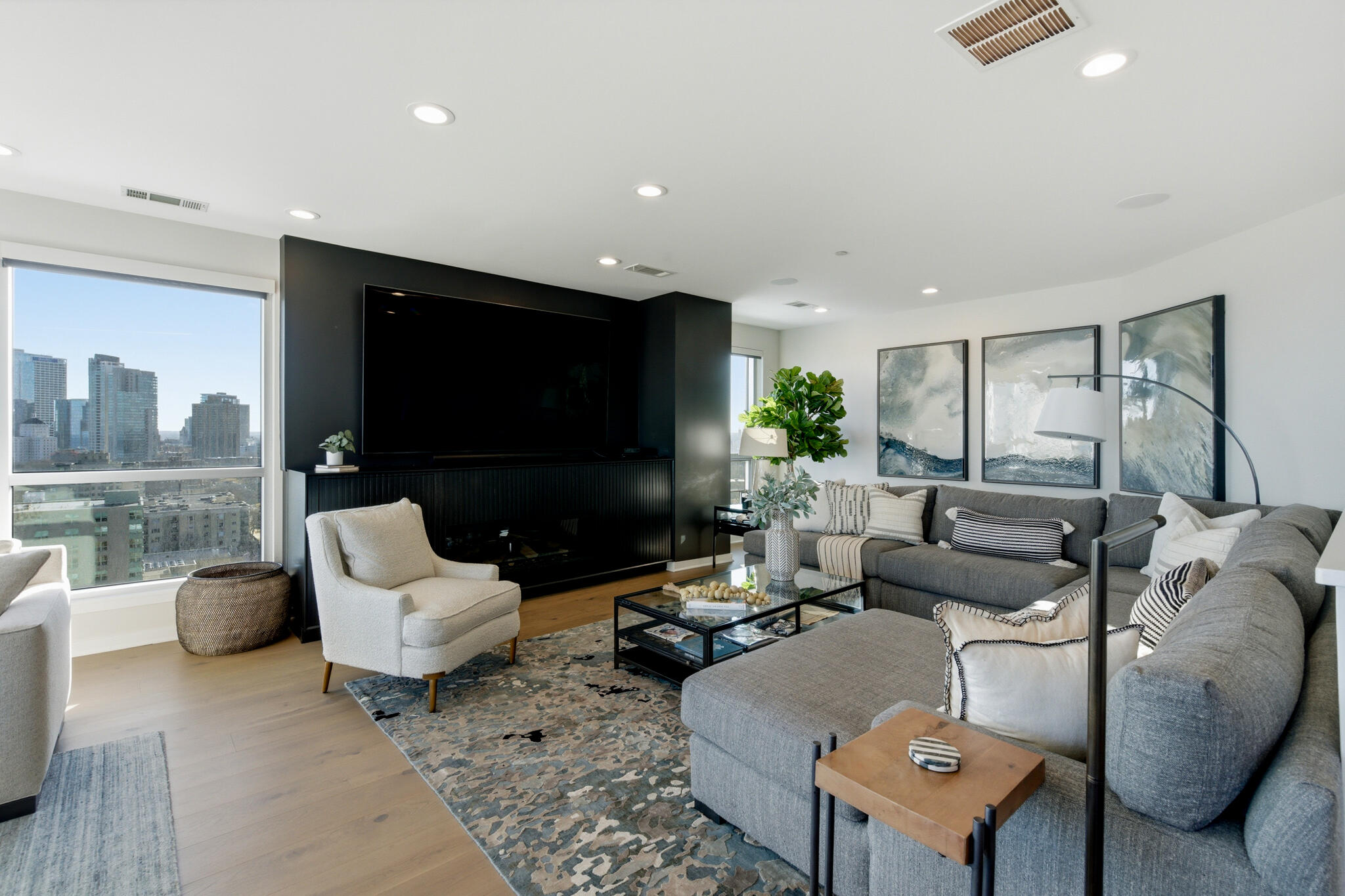 1522 N Prospect Ave Unit: 1401/1406