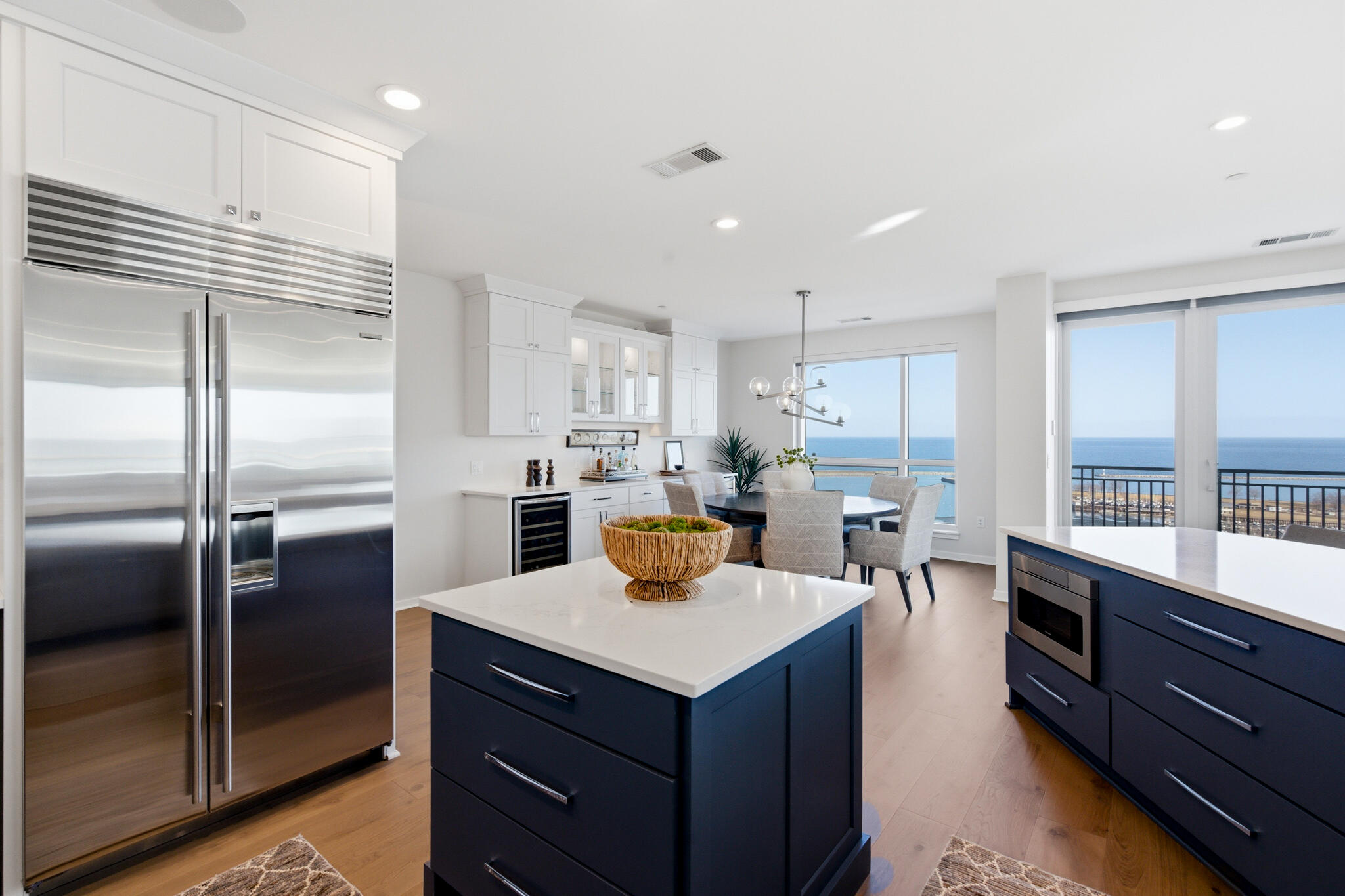 1522 N Prospect Ave Unit: 1401/1406