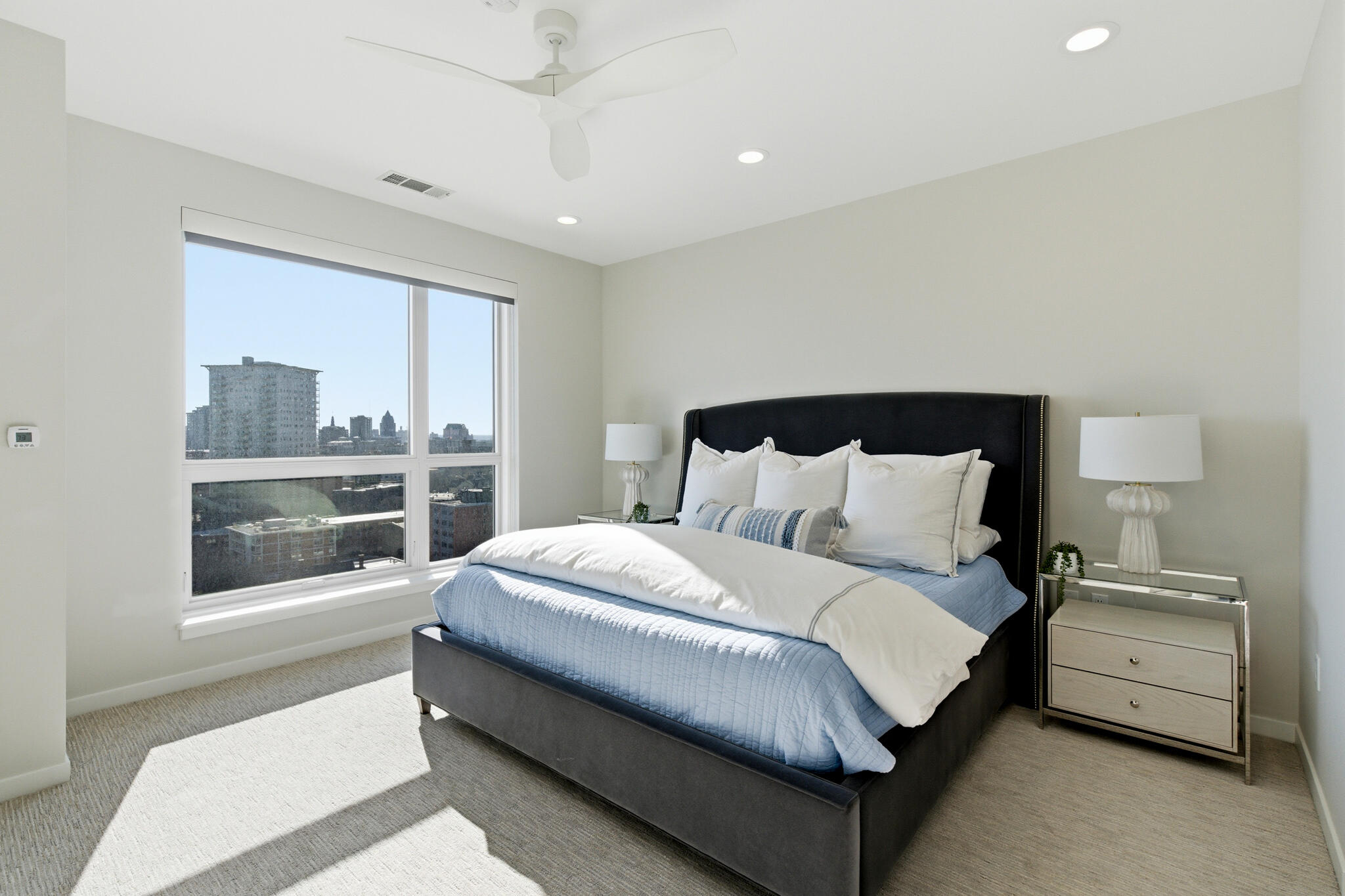 1522 N Prospect Ave Unit: 1401/1406