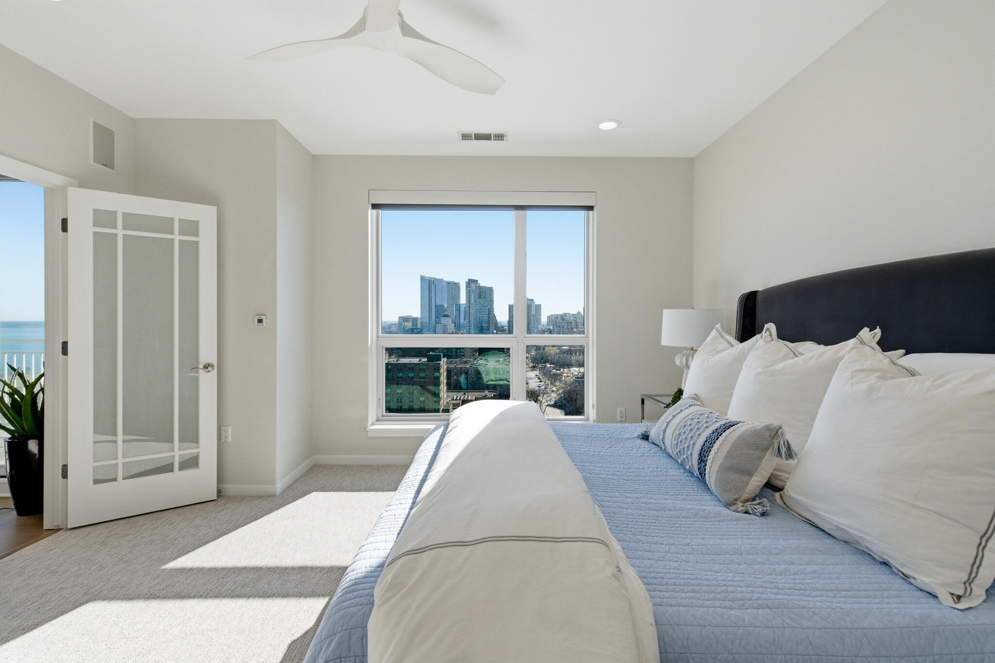 1522 N Prospect Ave Unit: 1401/1406