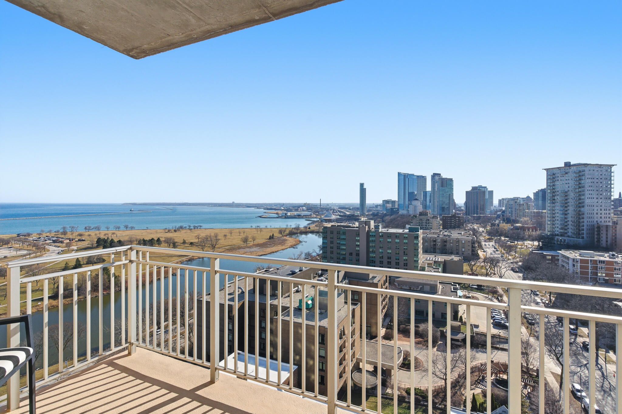 1522 N Prospect Ave Unit: 1401/1406