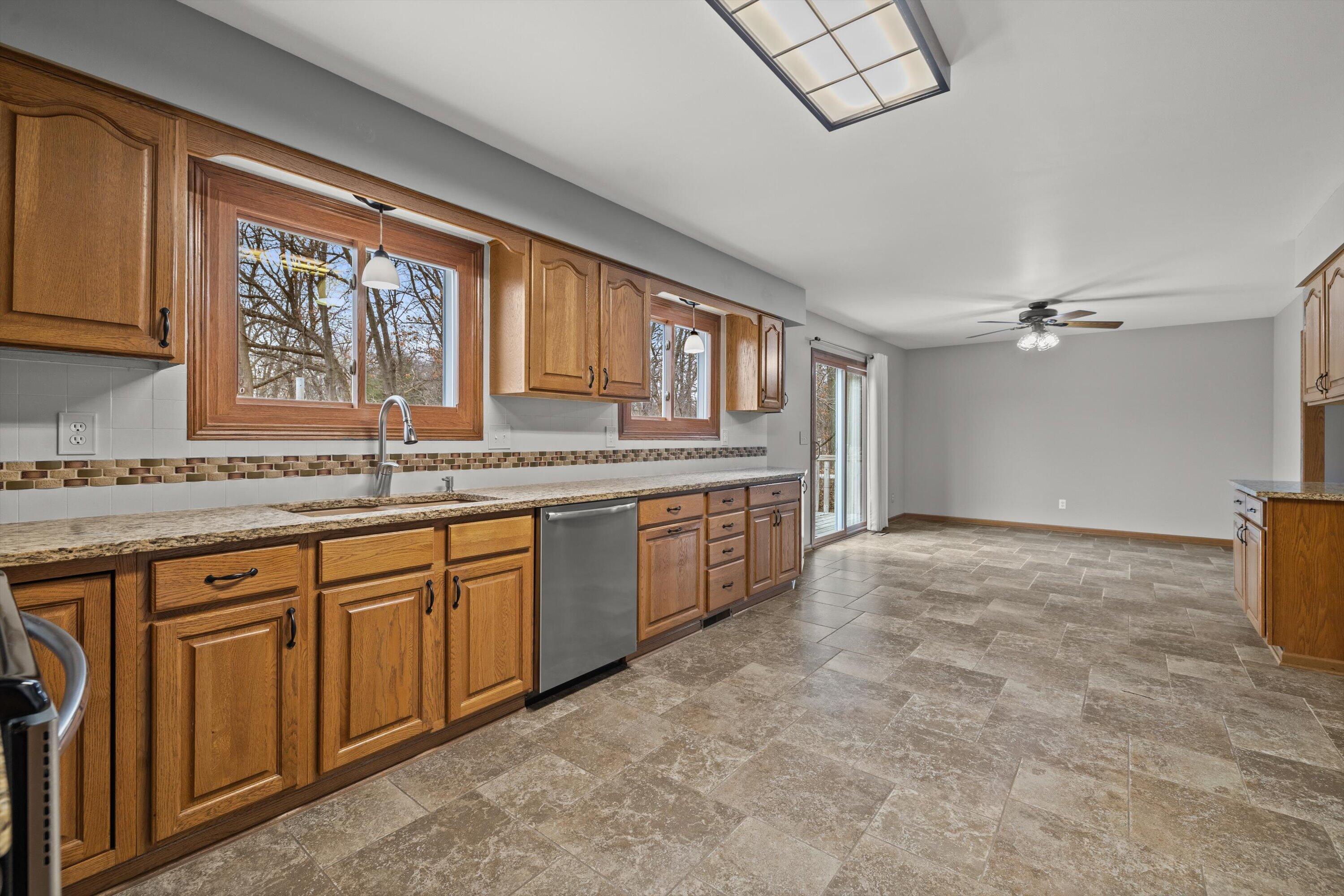 11912 28th Ave