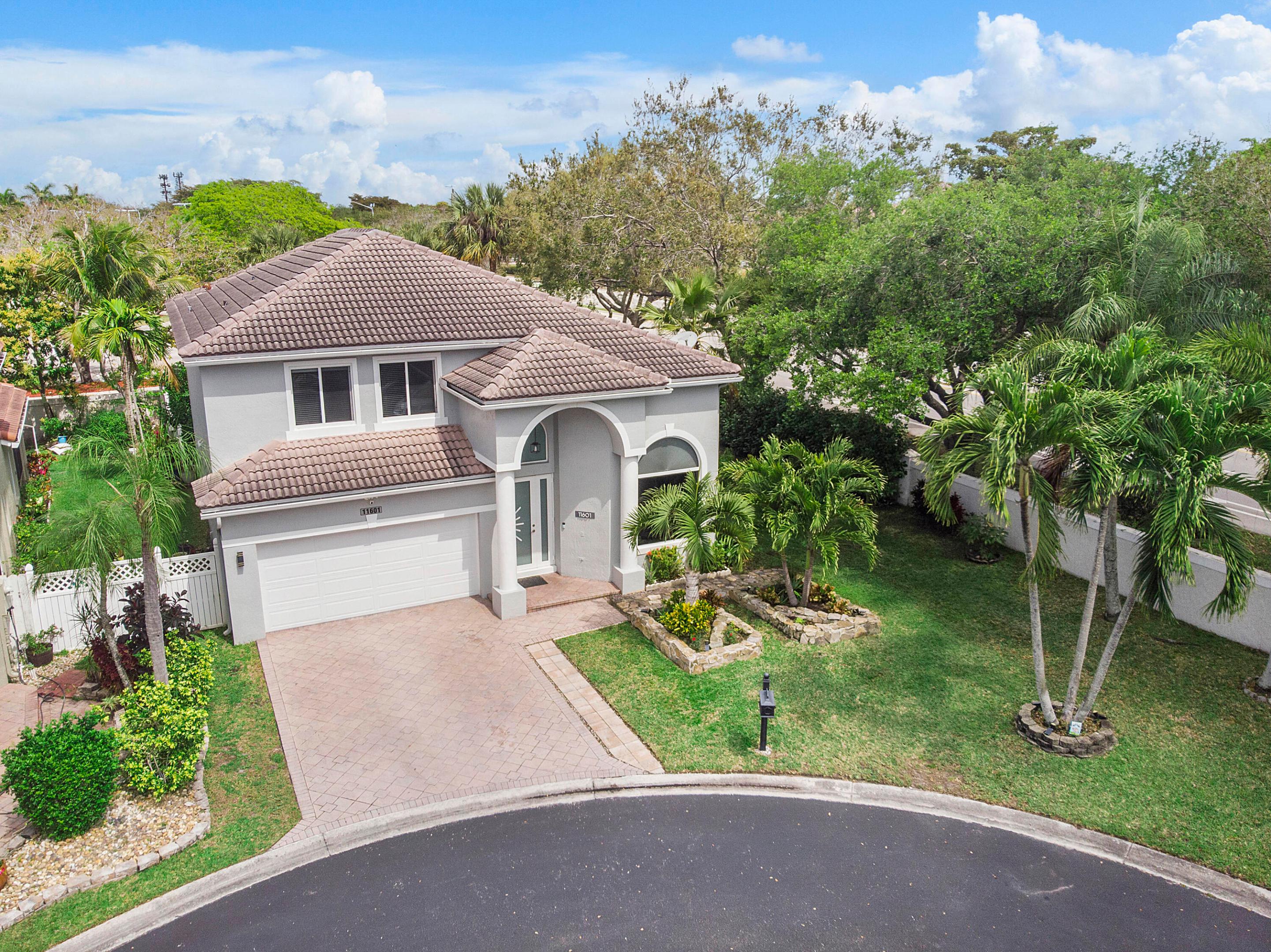 11601 NW 13th Manor
