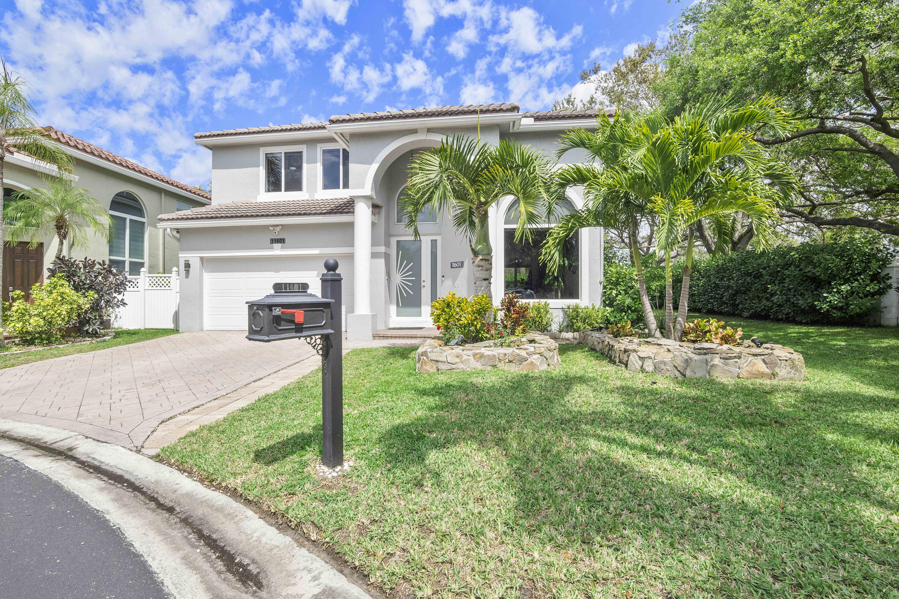 11601 NW 13th Manor