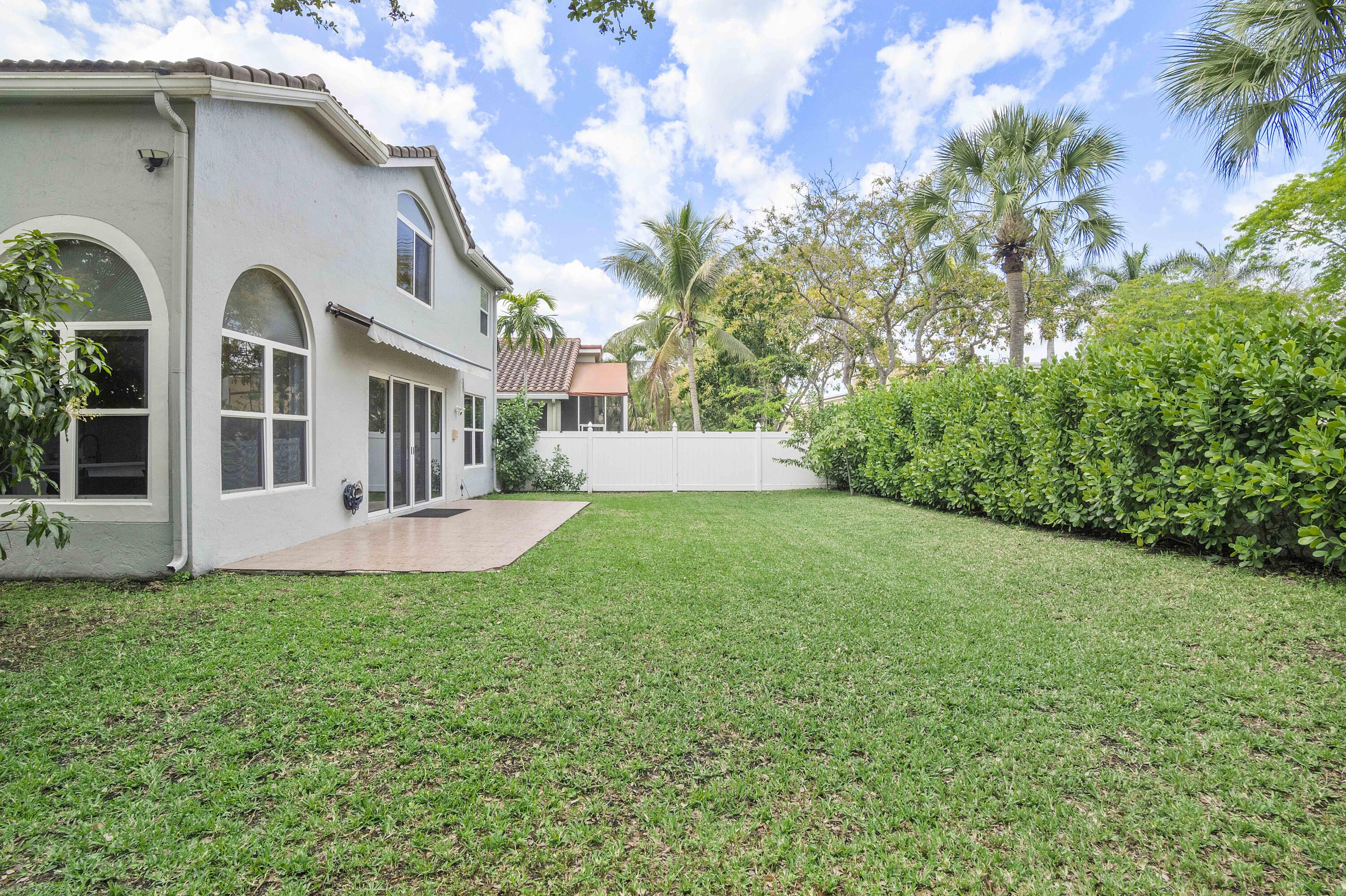 11601 NW 13th Manor