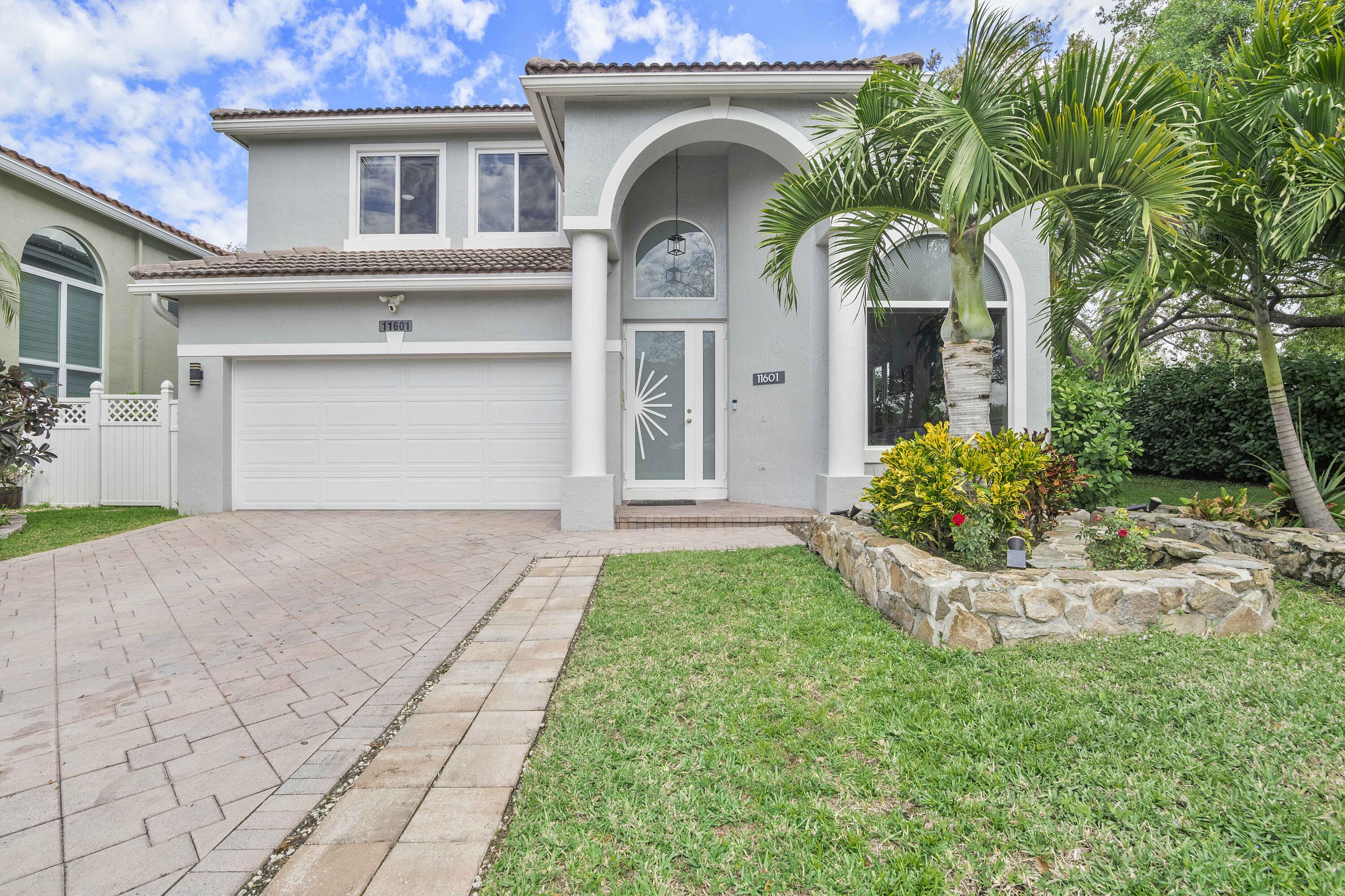 11601 NW 13th Manor