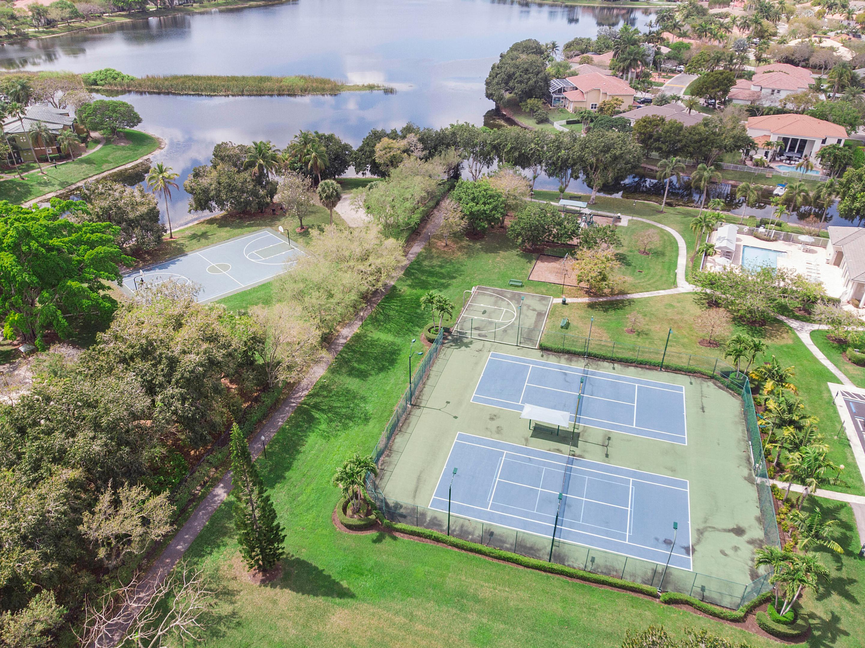 11601 NW 13th Manor