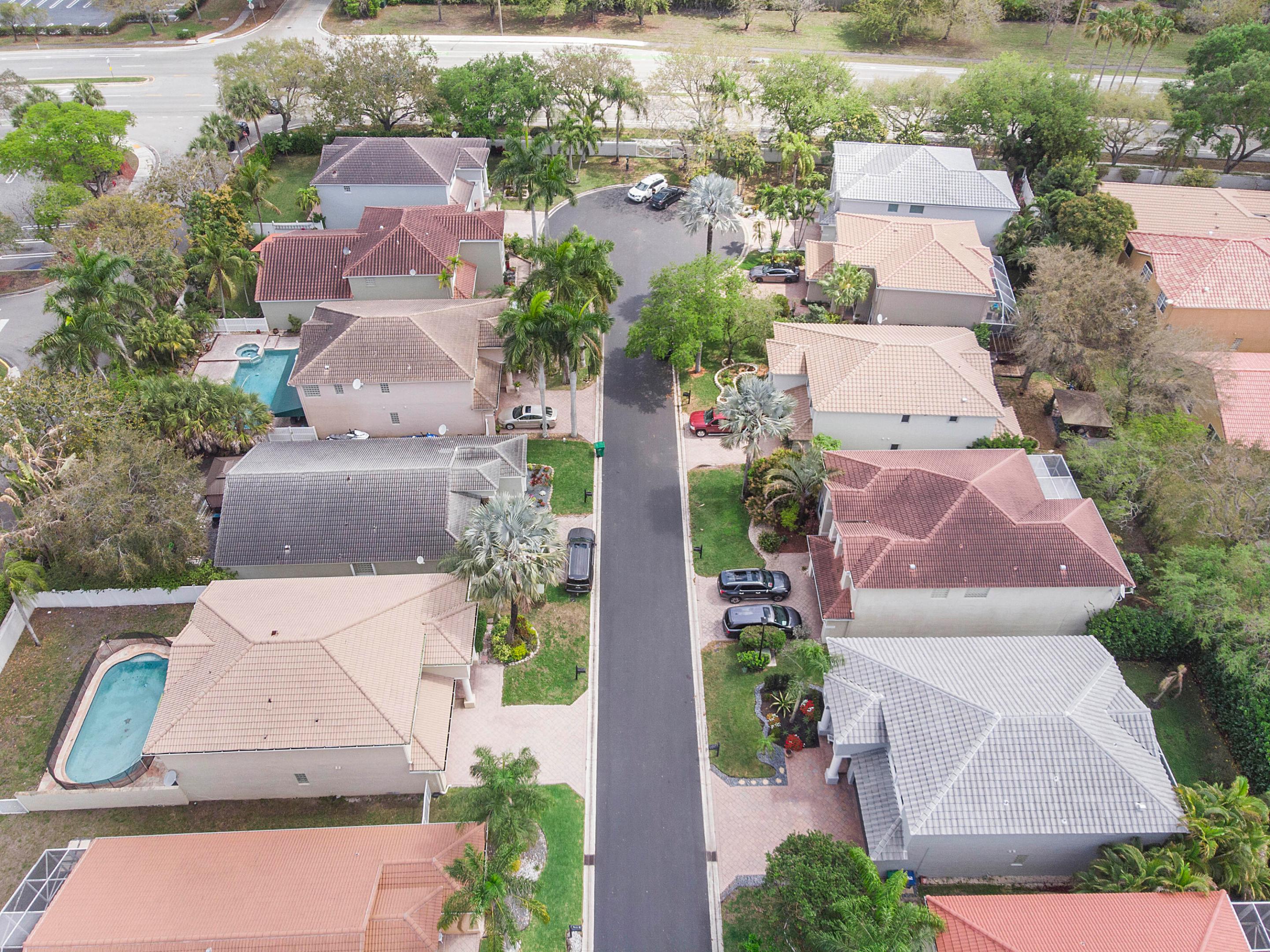 11601 NW 13th Manor