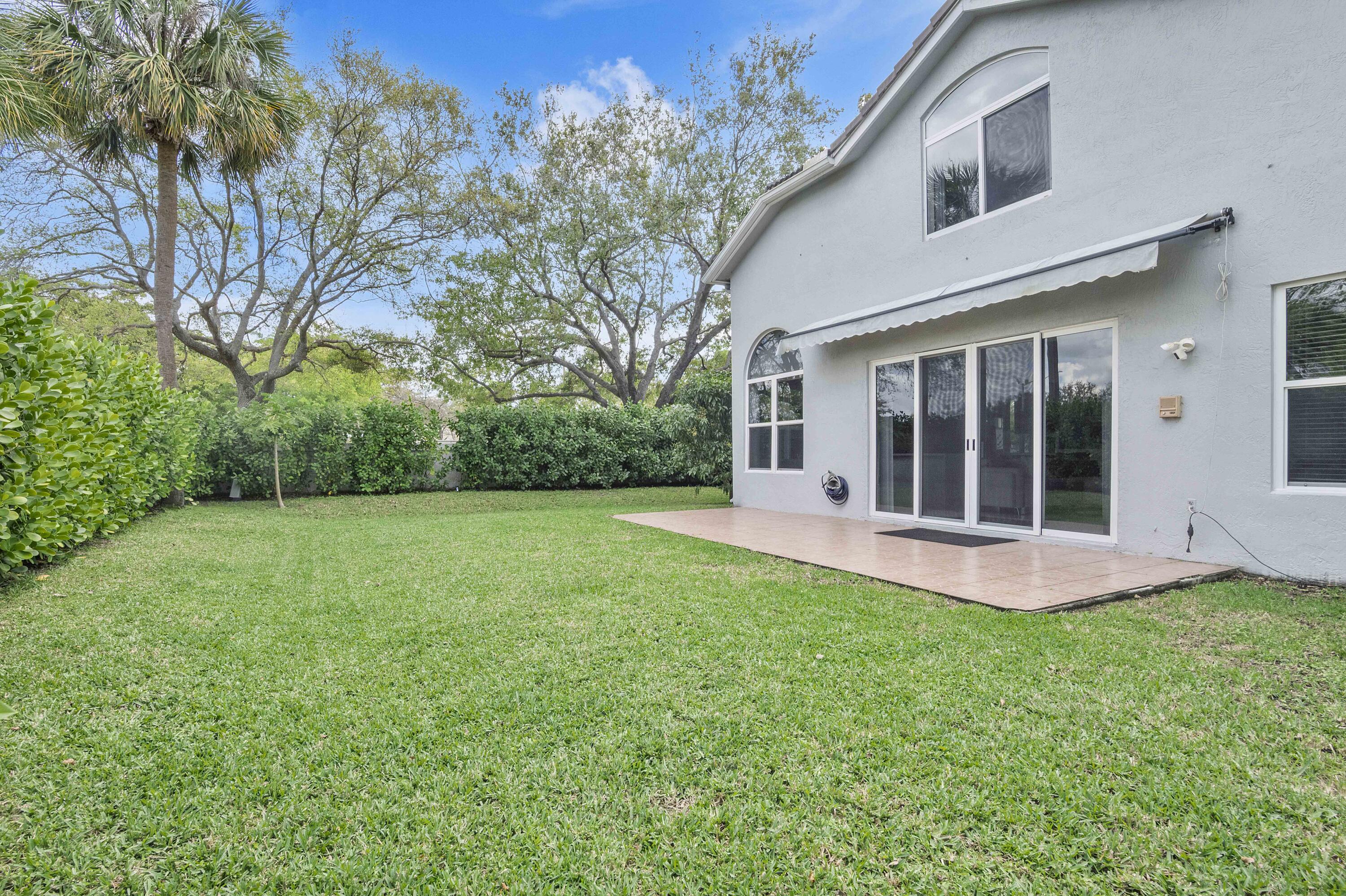 11601 NW 13th Manor
