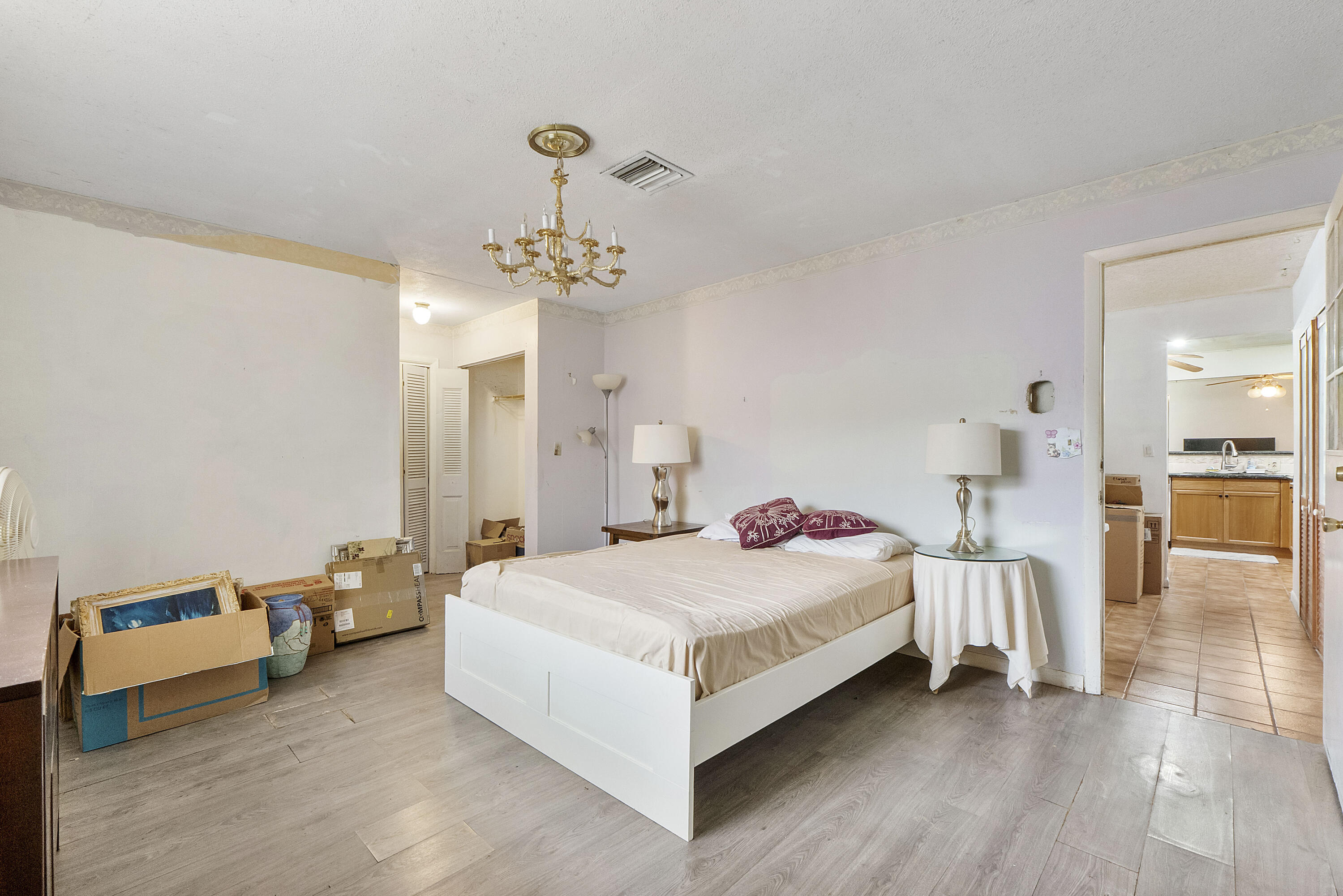 10601 NW 43rd Court