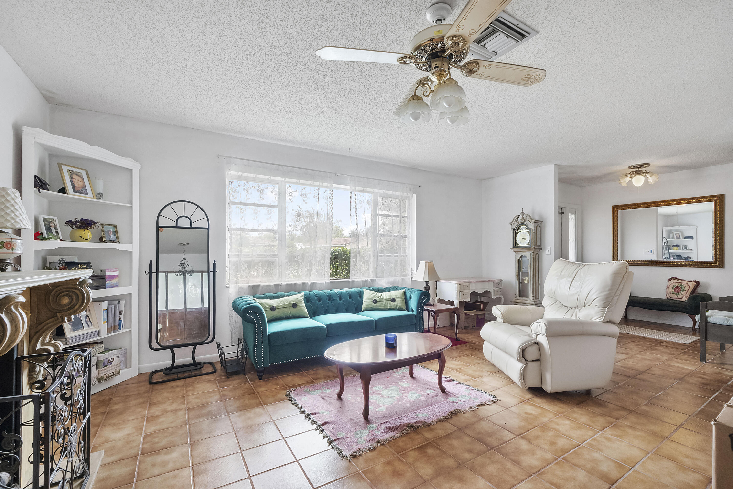 10601 NW 43rd Court