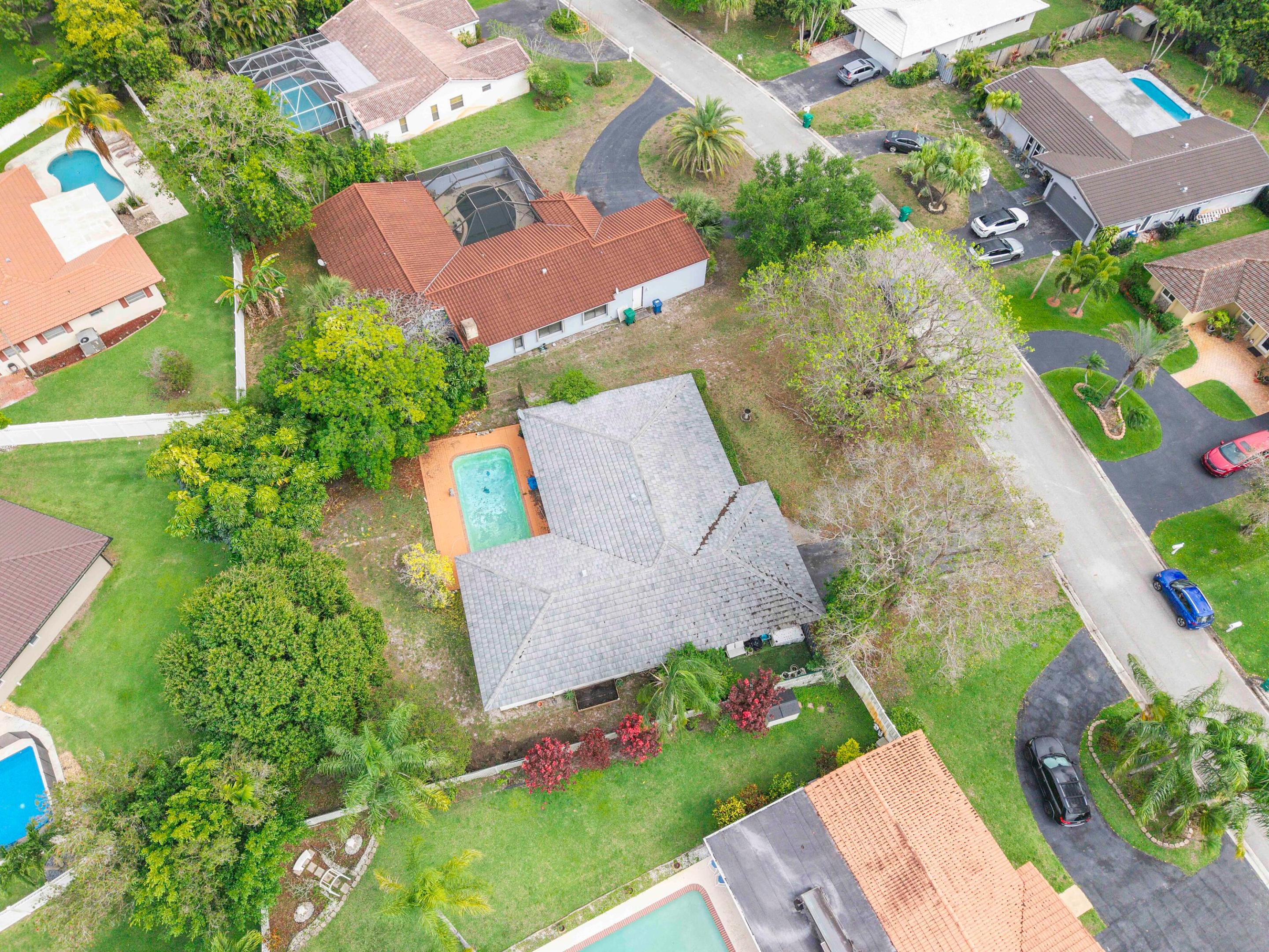10601 NW 43rd Court