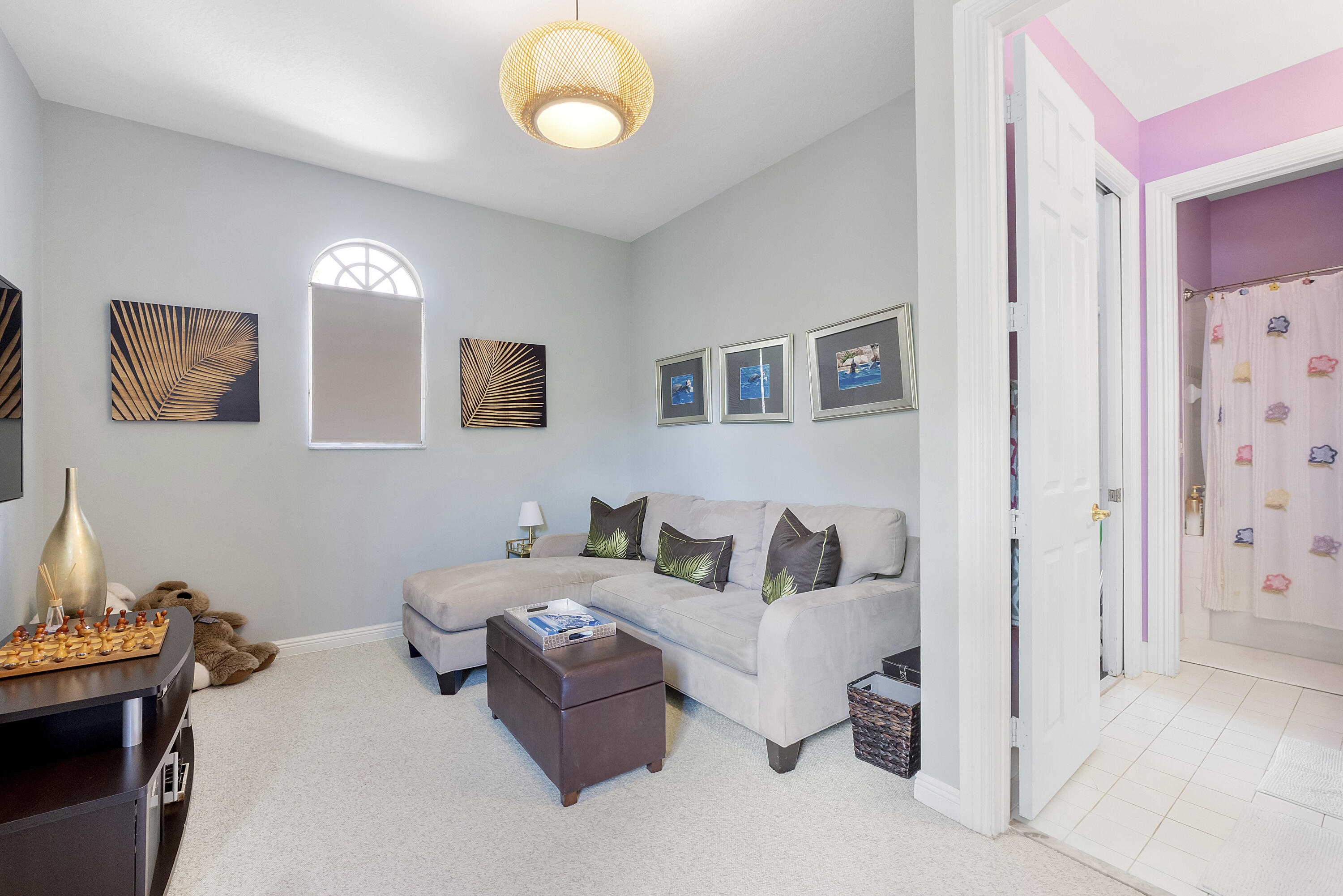 6015 Pinewood Avenue