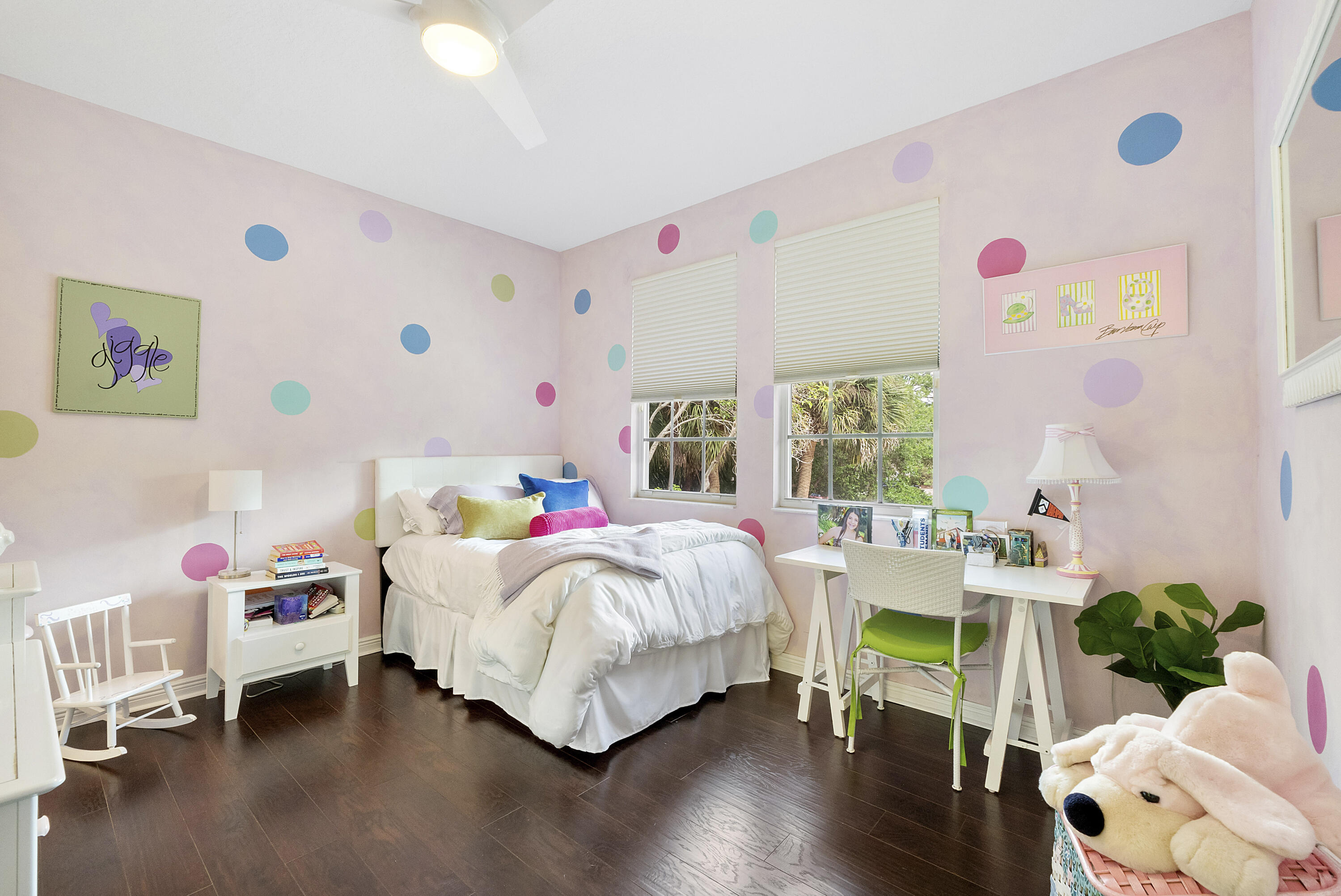 6015 Pinewood Avenue