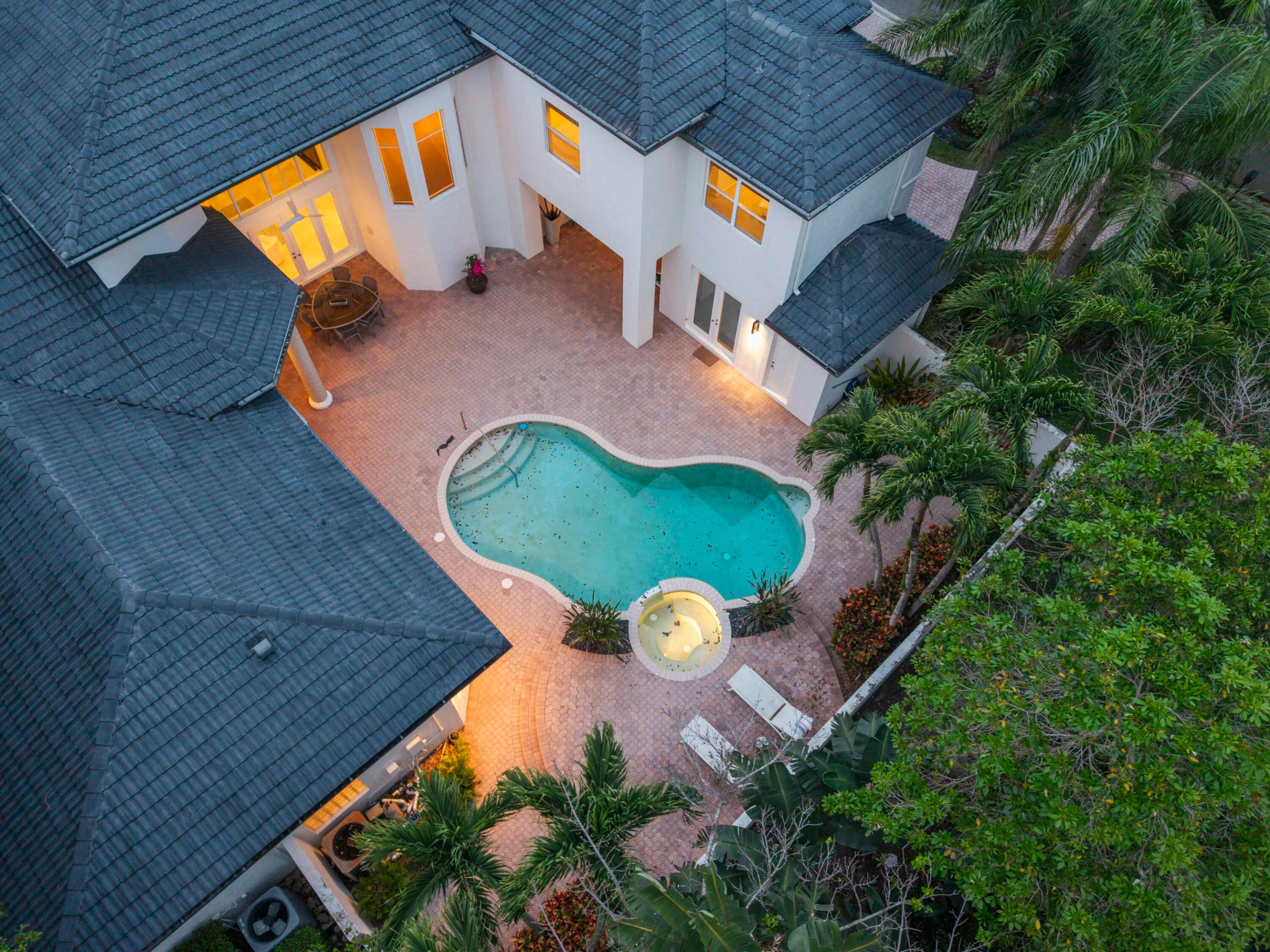 6015 Pinewood Avenue