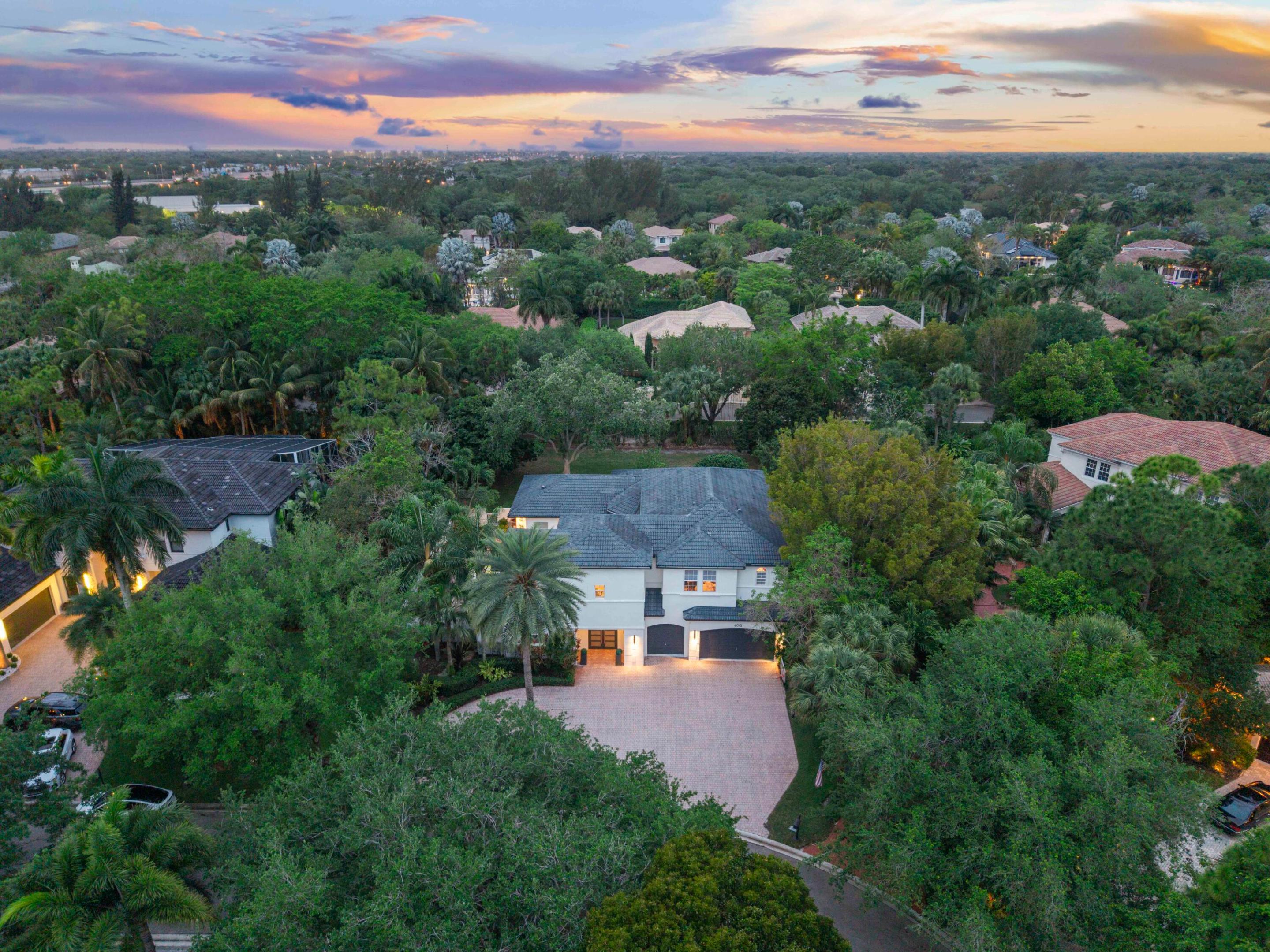 6015 Pinewood Avenue