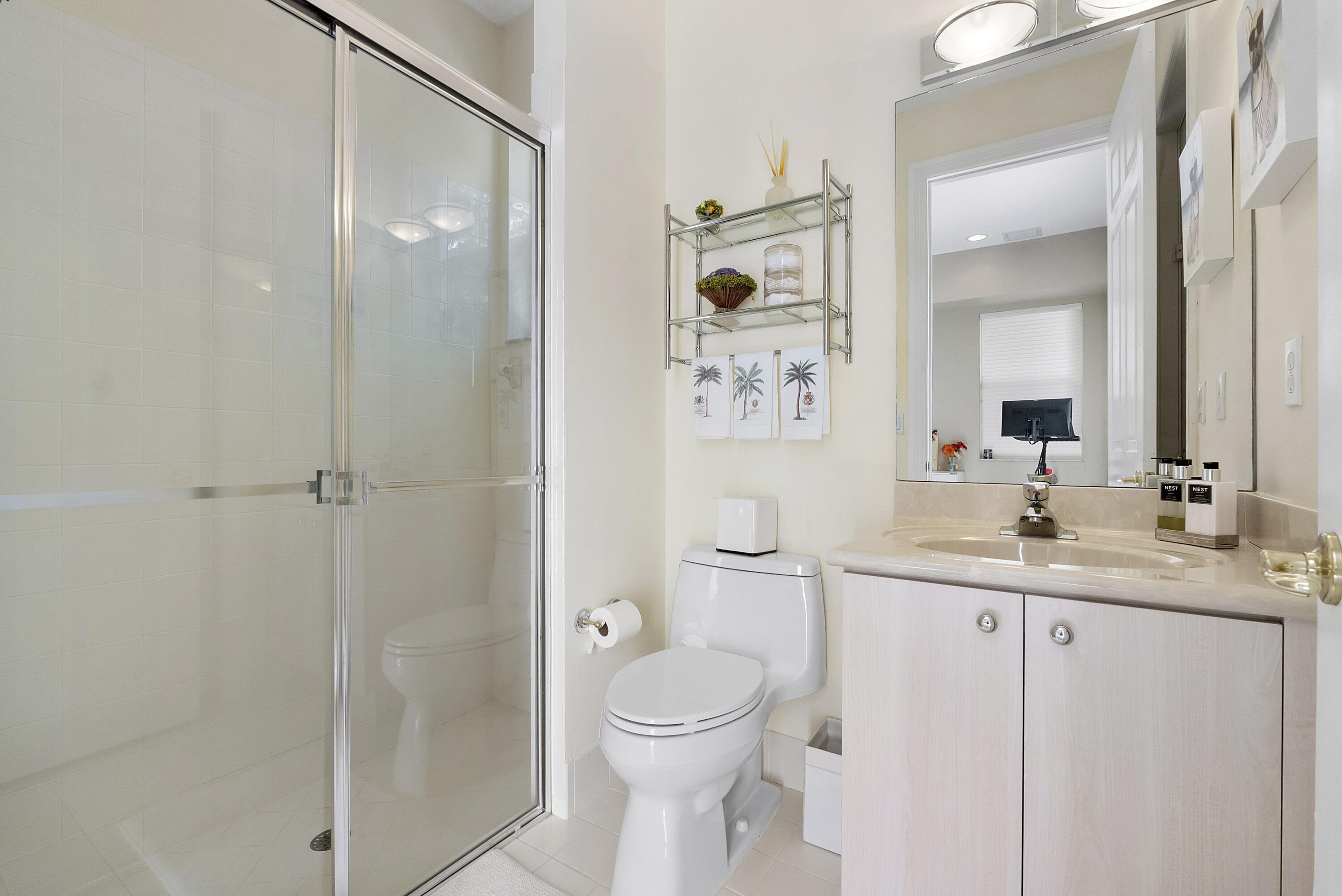 6015 Pinewood Avenue