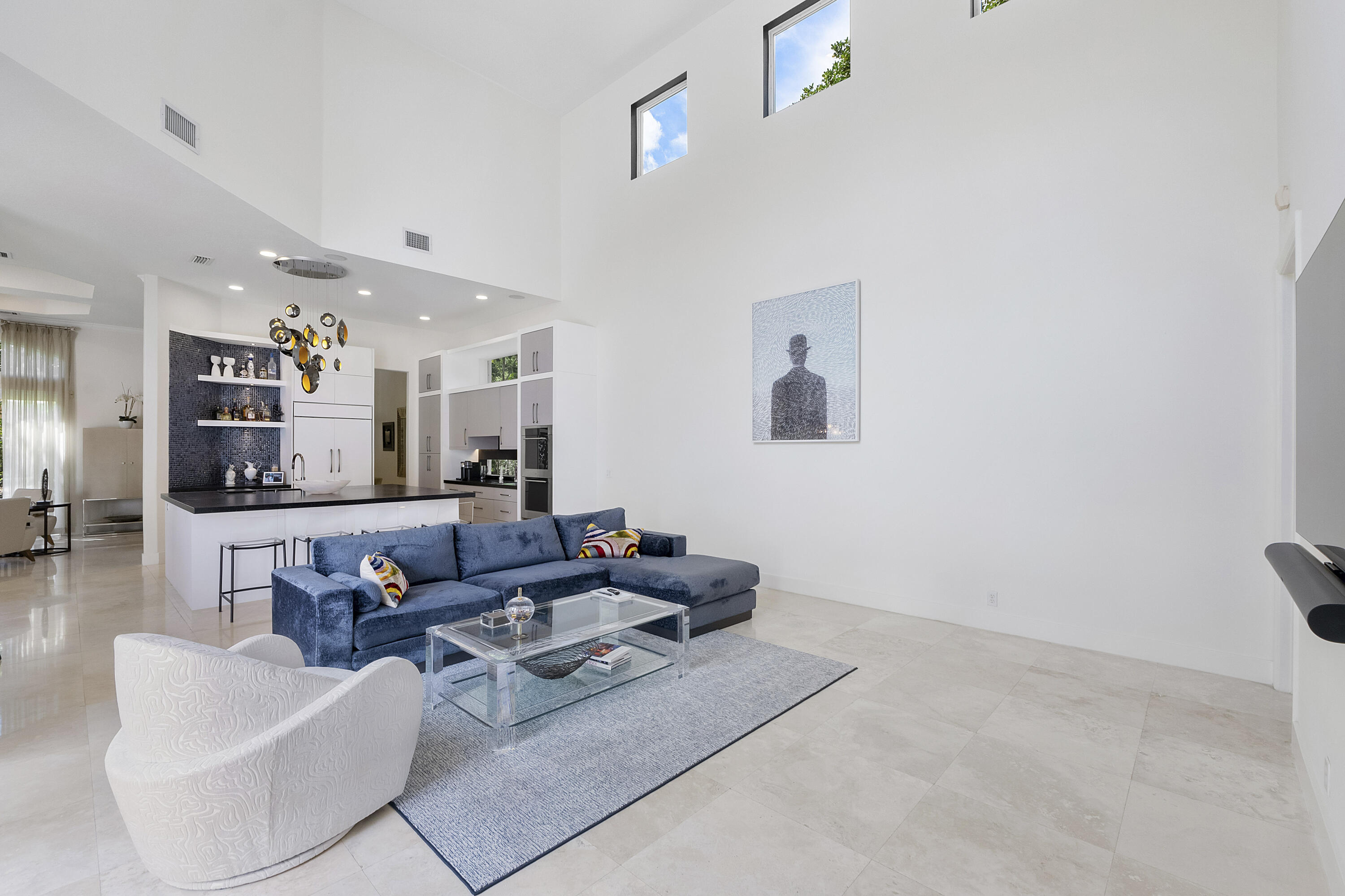 6015 Pinewood Avenue