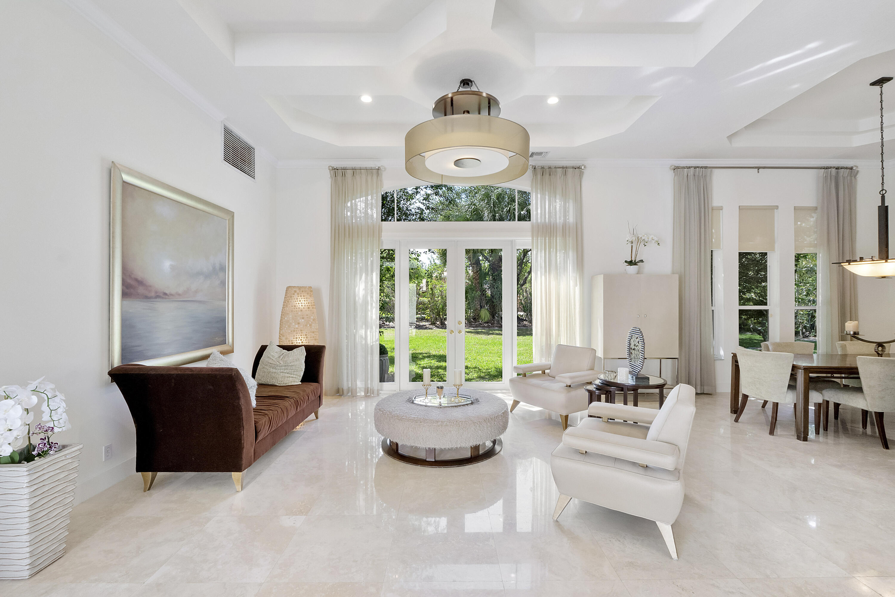 6015 Pinewood Avenue