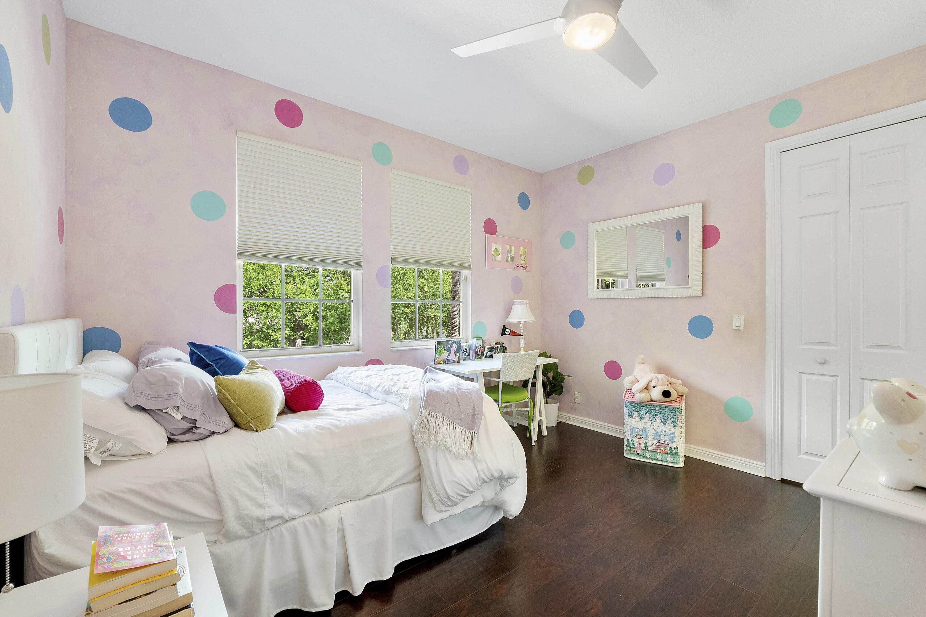 6015 Pinewood Avenue