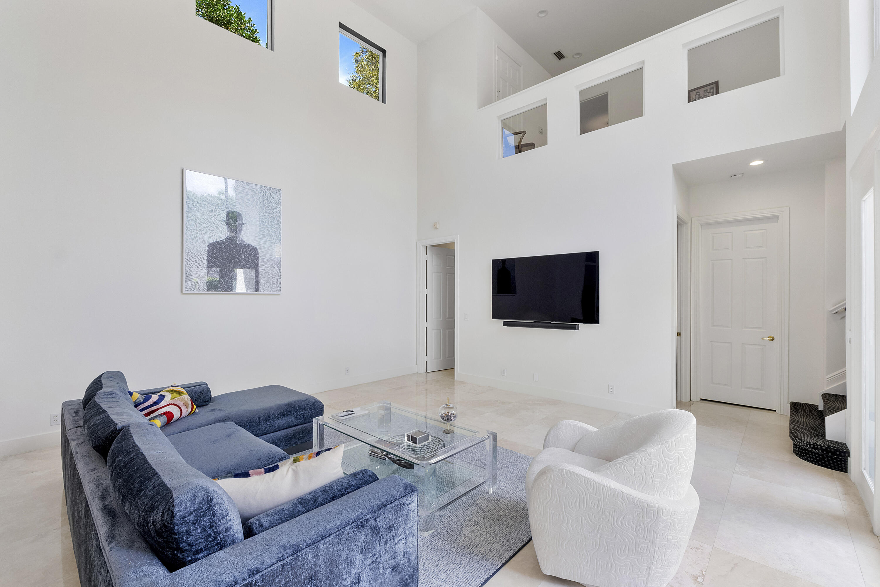 6015 Pinewood Avenue