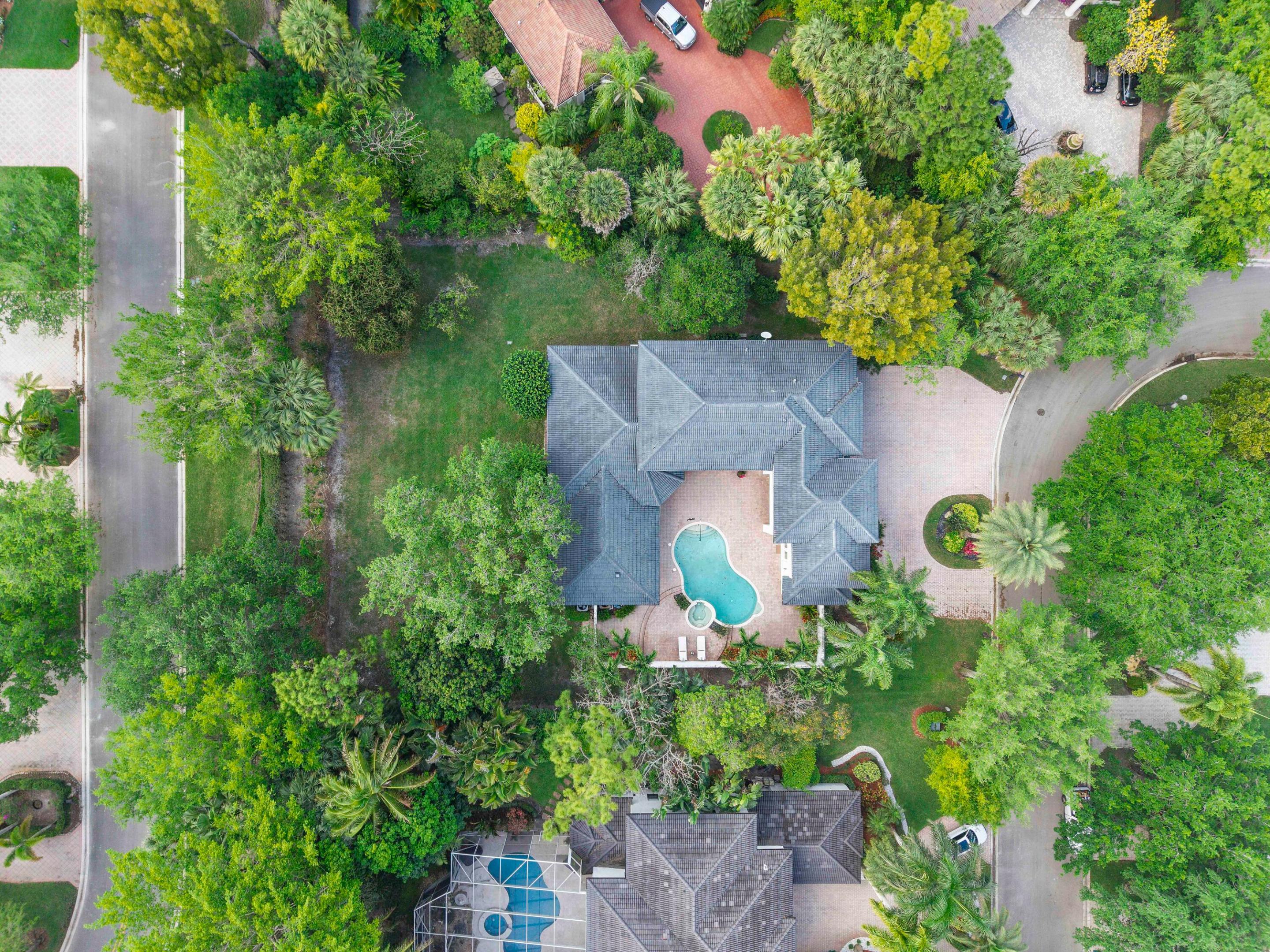 6015 Pinewood Avenue