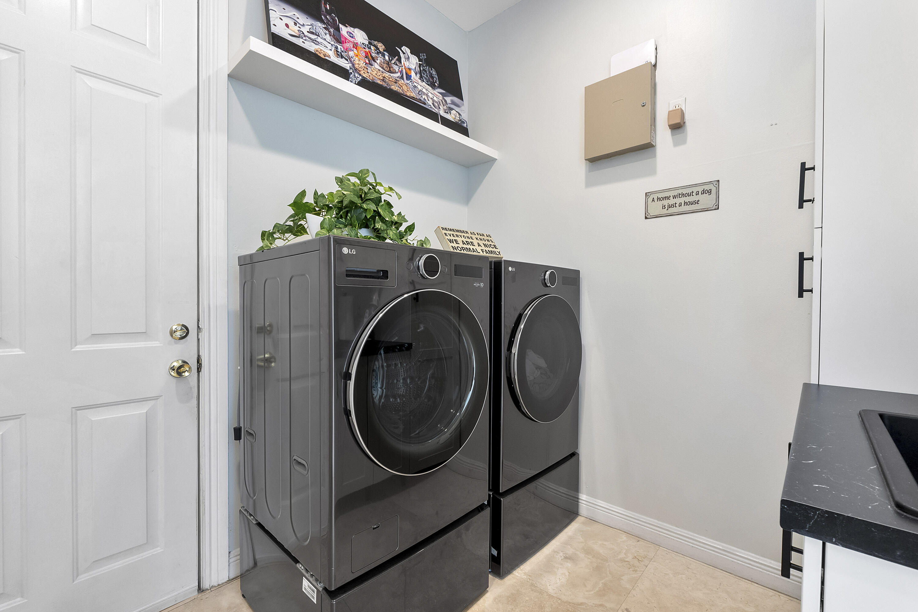 6015 Pinewood Avenue