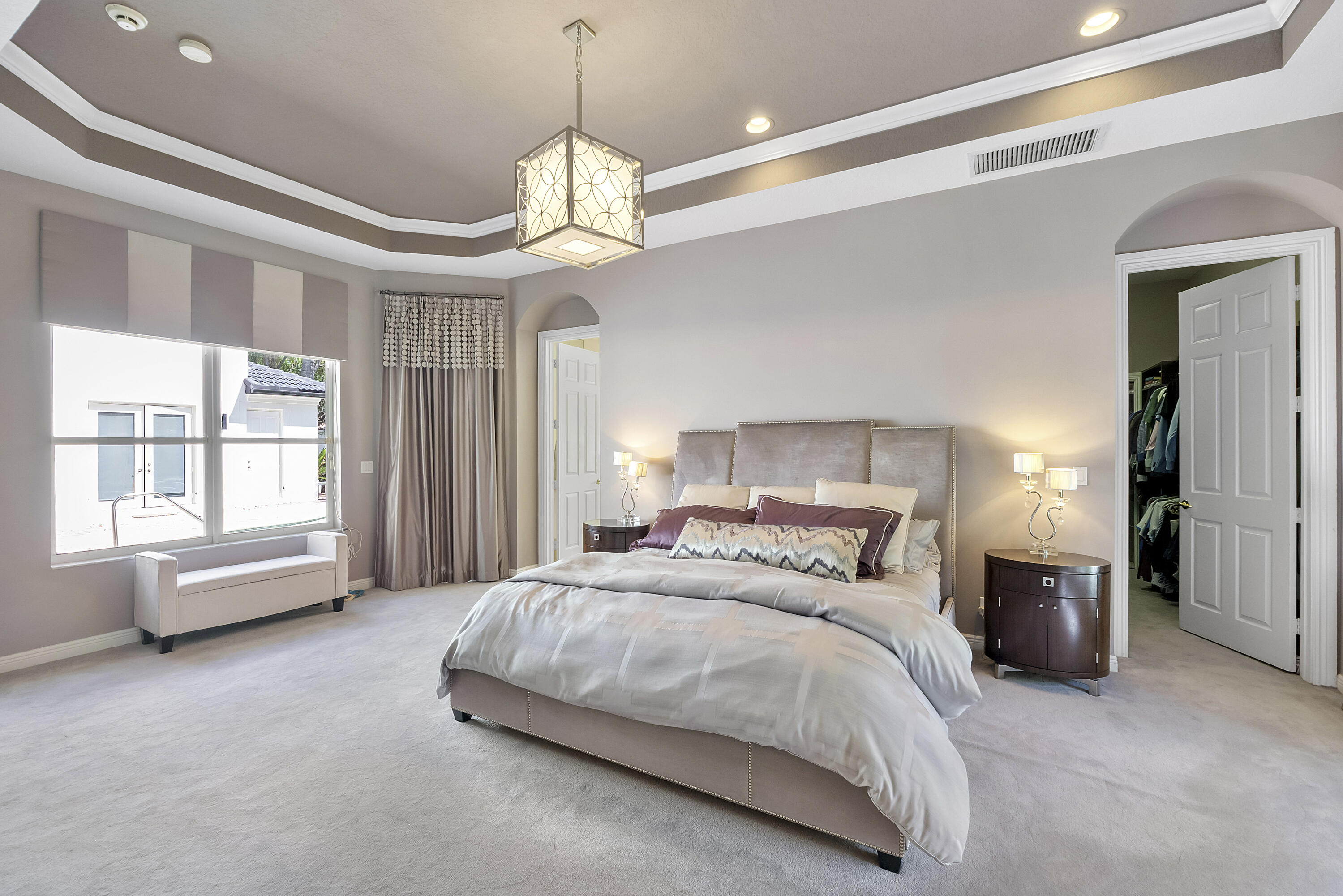 6015 Pinewood Avenue