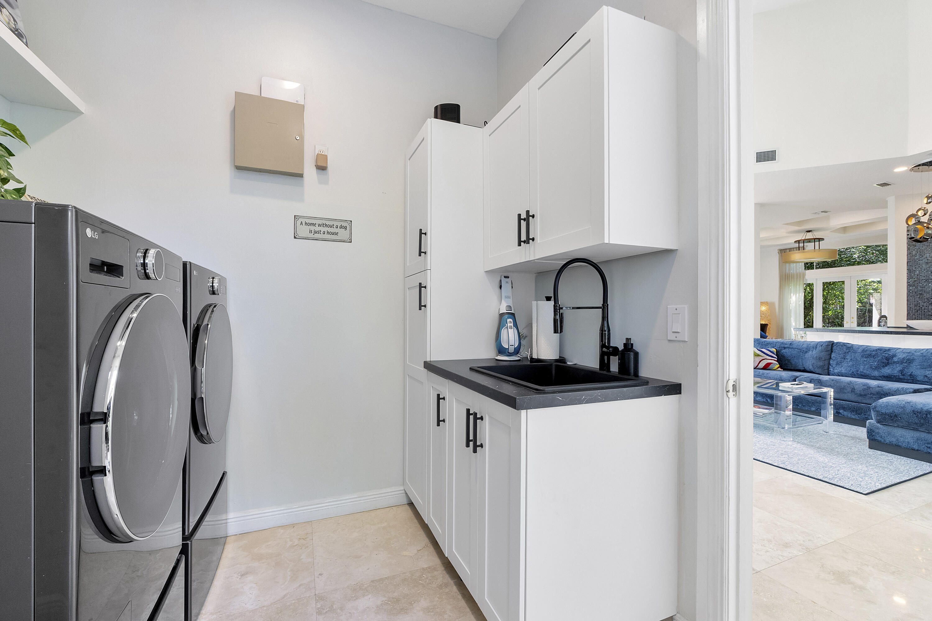 6015 Pinewood Avenue