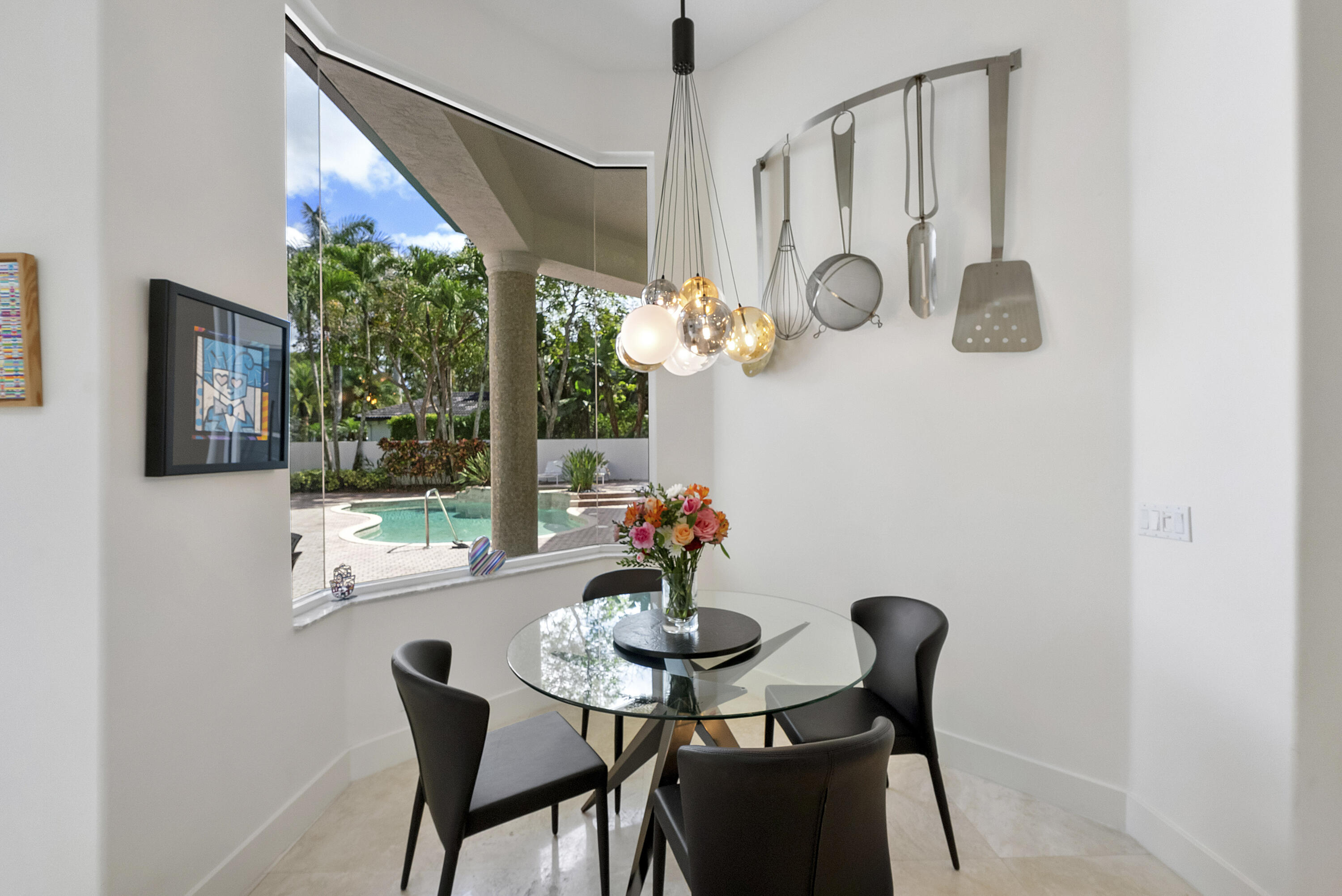 6015 Pinewood Avenue